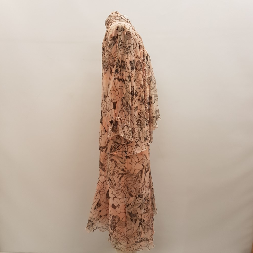 Voir photo 2 de Ensemble : robe, boléro et foulard - UN JOUR AILLEURS - Taille 44 Ensemble : robe, boléro et foulard - UN JOUR AILLEURS - Taille 44 Très bon état reconditionné photo 2