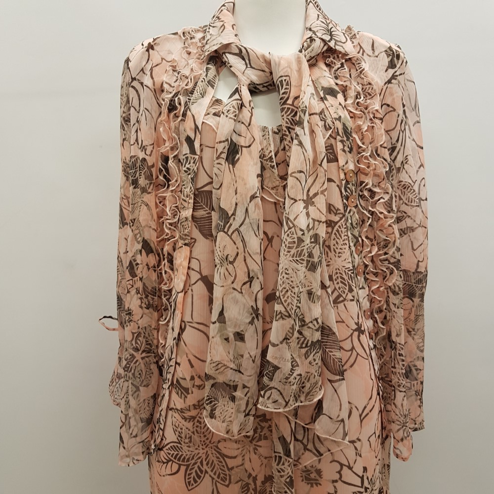 Voir photo 5 de Ensemble : robe, boléro et foulard - UN JOUR AILLEURS - Taille 44 Ensemble : robe, boléro et foulard - UN JOUR AILLEURS - Taille 44 Très bon état reconditionné photo 5