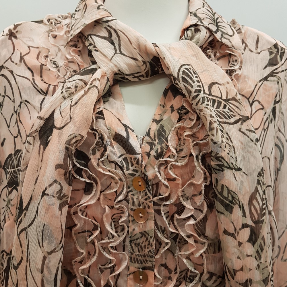 Voir photo 7 de Ensemble : robe, boléro et foulard - UN JOUR AILLEURS - Taille 44 Ensemble : robe, boléro et foulard - UN JOUR AILLEURS - Taille 44 Très bon état reconditionné photo 7