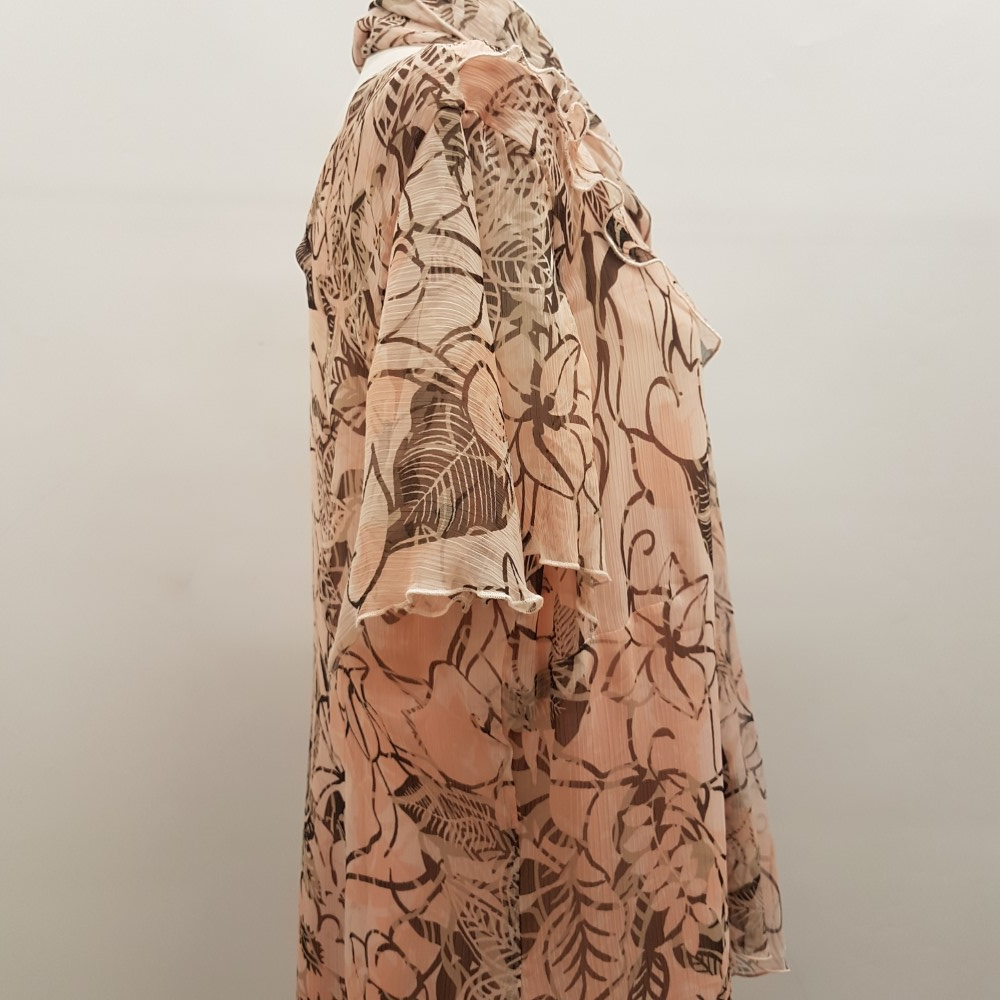 Voir photo 8 de Ensemble : robe, boléro et foulard - UN JOUR AILLEURS - Taille 44 Ensemble : robe, boléro et foulard - UN JOUR AILLEURS - Taille 44 Très bon état reconditionné photo 8