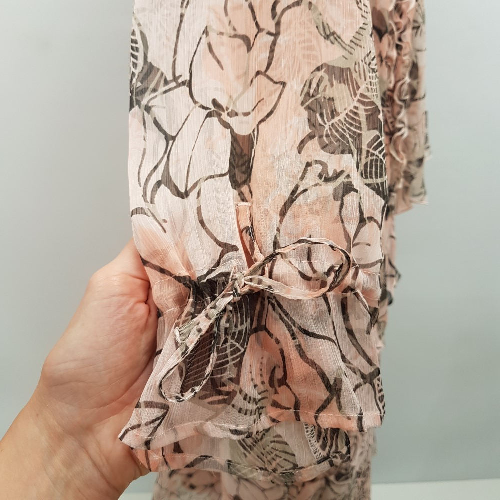 Voir photo 9 de Ensemble : robe, boléro et foulard - UN JOUR AILLEURS - Taille 44 Ensemble : robe, boléro et foulard - UN JOUR AILLEURS - Taille 44 Très bon état reconditionné photo 9