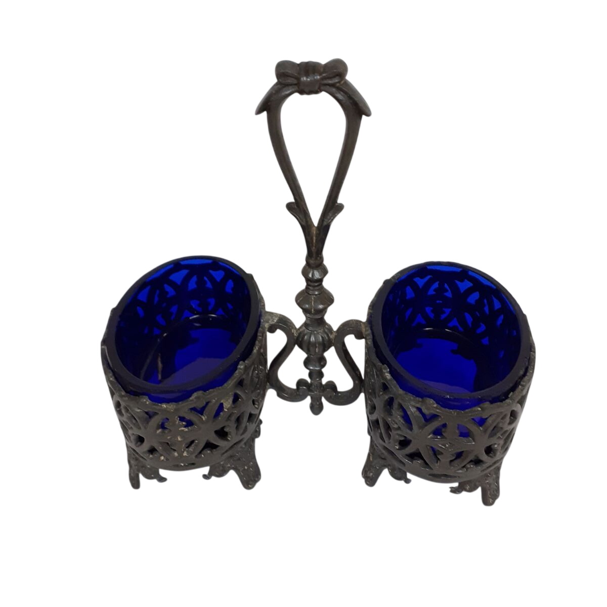 Acheter Ensemble salière poivrière - Étain et verre bleu cobalt - Vintage Années 50/60 Très bon état - 11,25 € Ensemble salière poivrière - Étain et verre bleu cobalt - Vintage Années 50/60 Très bon état reconditionné disponible sur Label Emmaüs