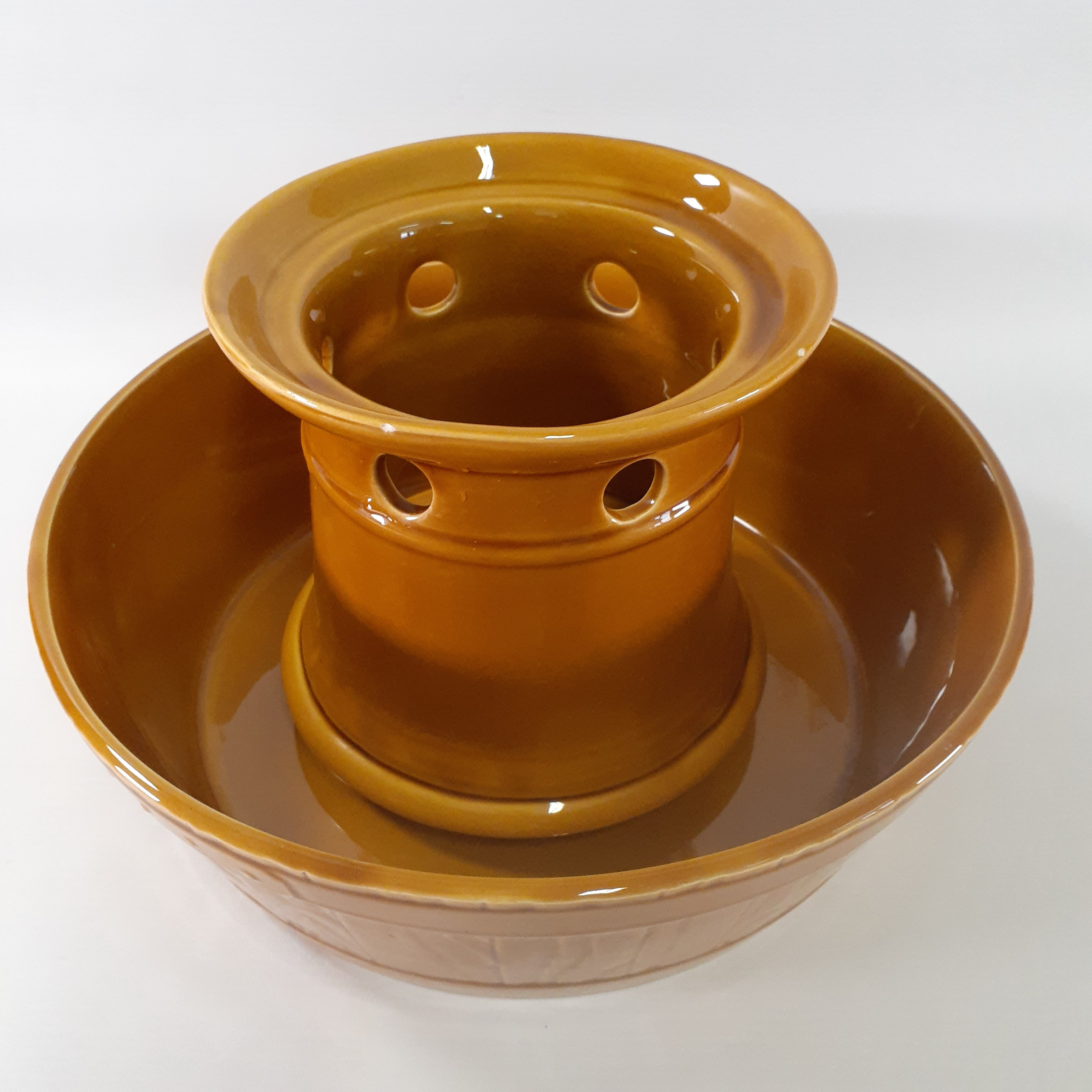Voir photo 2 de Ensemble - Un grand plat et Un chauffe plat - GIEN - Années 70 Ensemble - Un grand plat et Un chauffe plat - GIEN - Années 70 Très bon état reconditionné photo 2