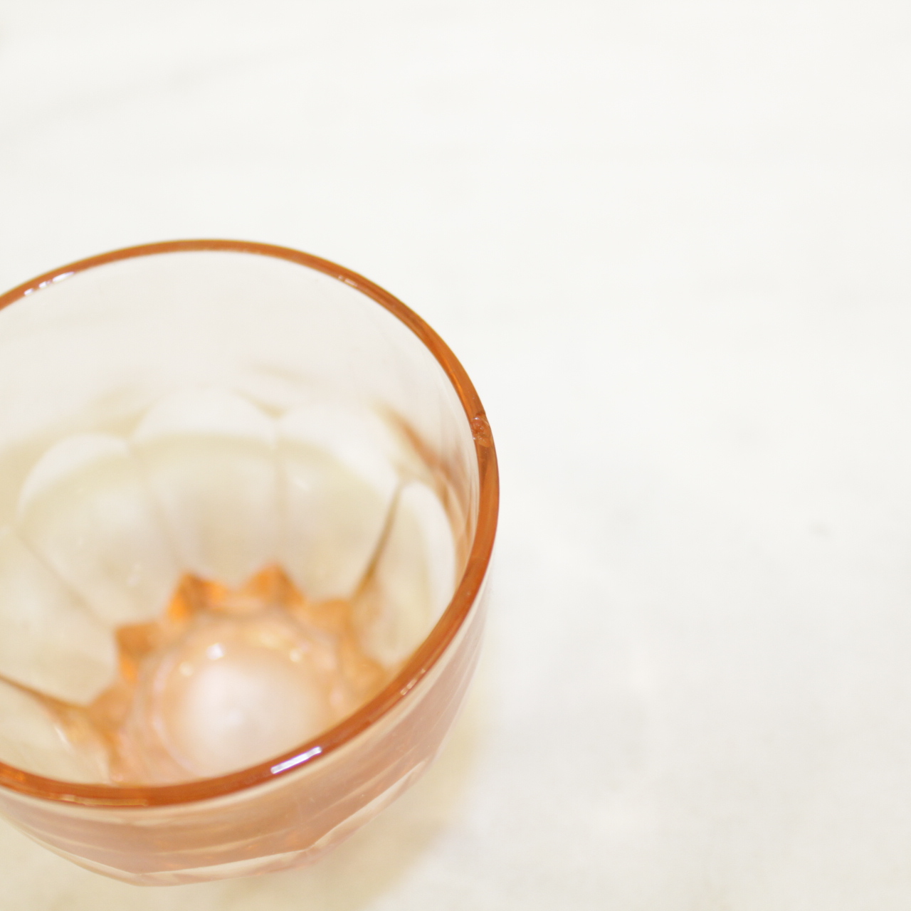 Voir photo 15 de Ensemble vaisselles en verre rose Ensemble vaisselles en verre rose Bon état reconditionné photo 15