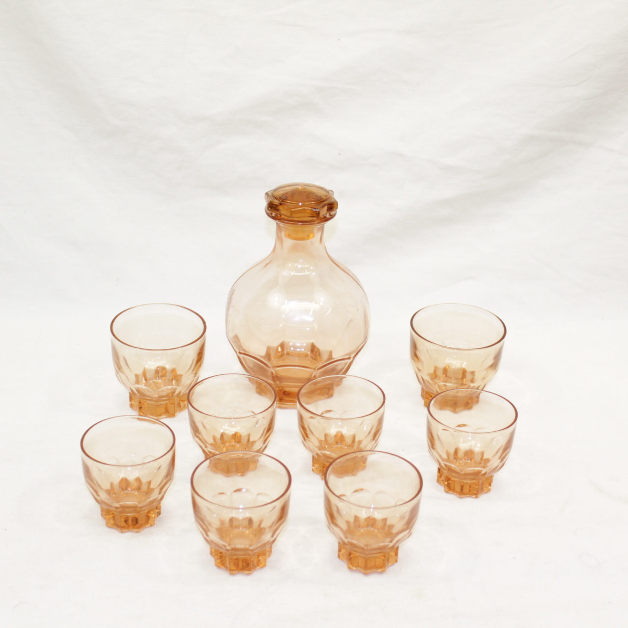 Voir photo 2 de Ensemble vaisselles en verre rose Ensemble vaisselles en verre rose Bon état reconditionné photo 2