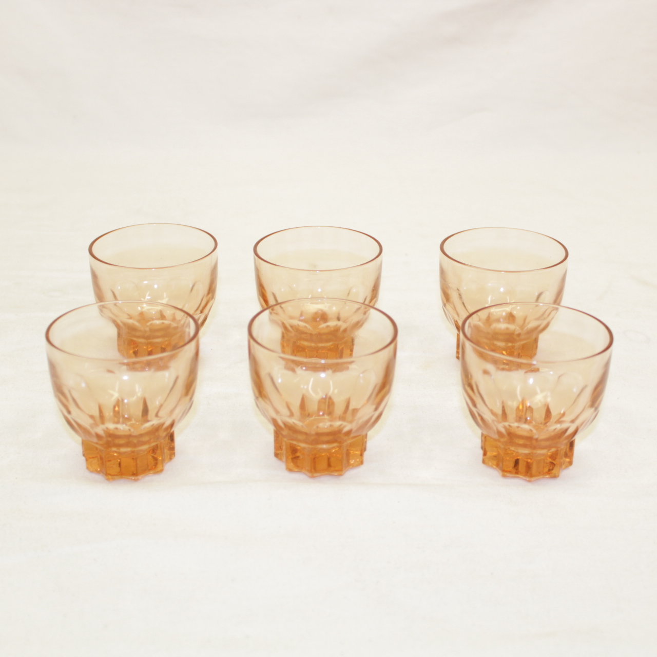Voir photo 3 de Ensemble vaisselles en verre rose Ensemble vaisselles en verre rose Bon état reconditionné photo 3