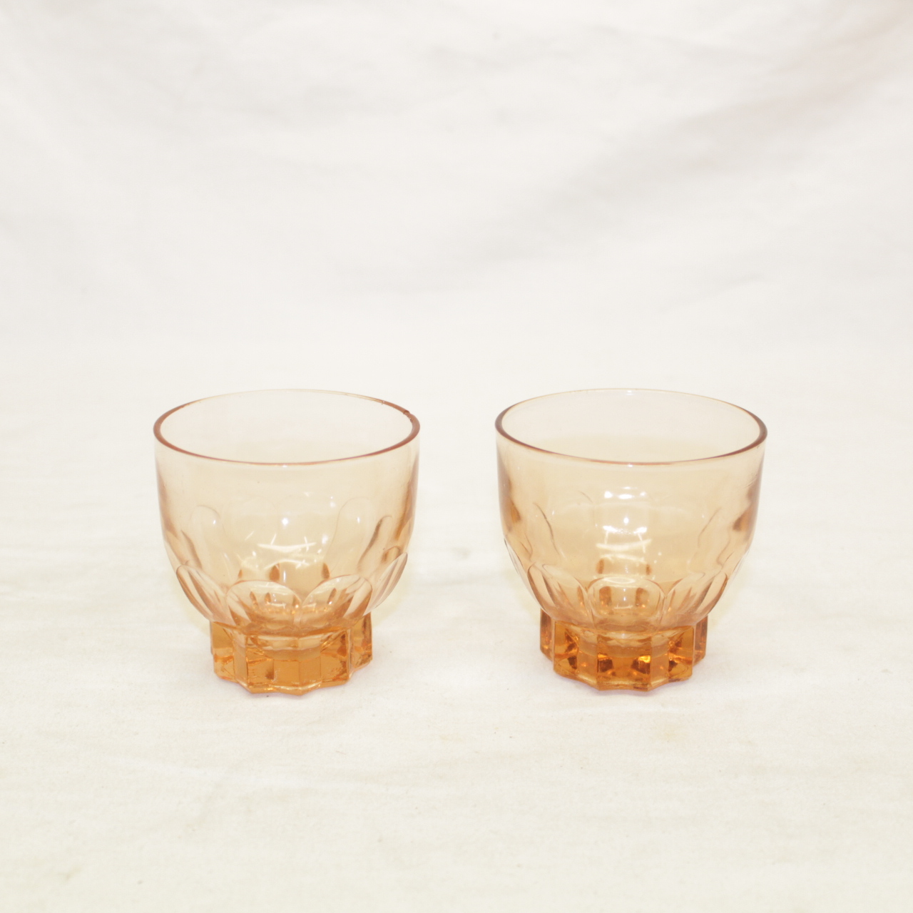 Voir photo 5 de Ensemble vaisselles en verre rose Ensemble vaisselles en verre rose Bon état reconditionné photo 5