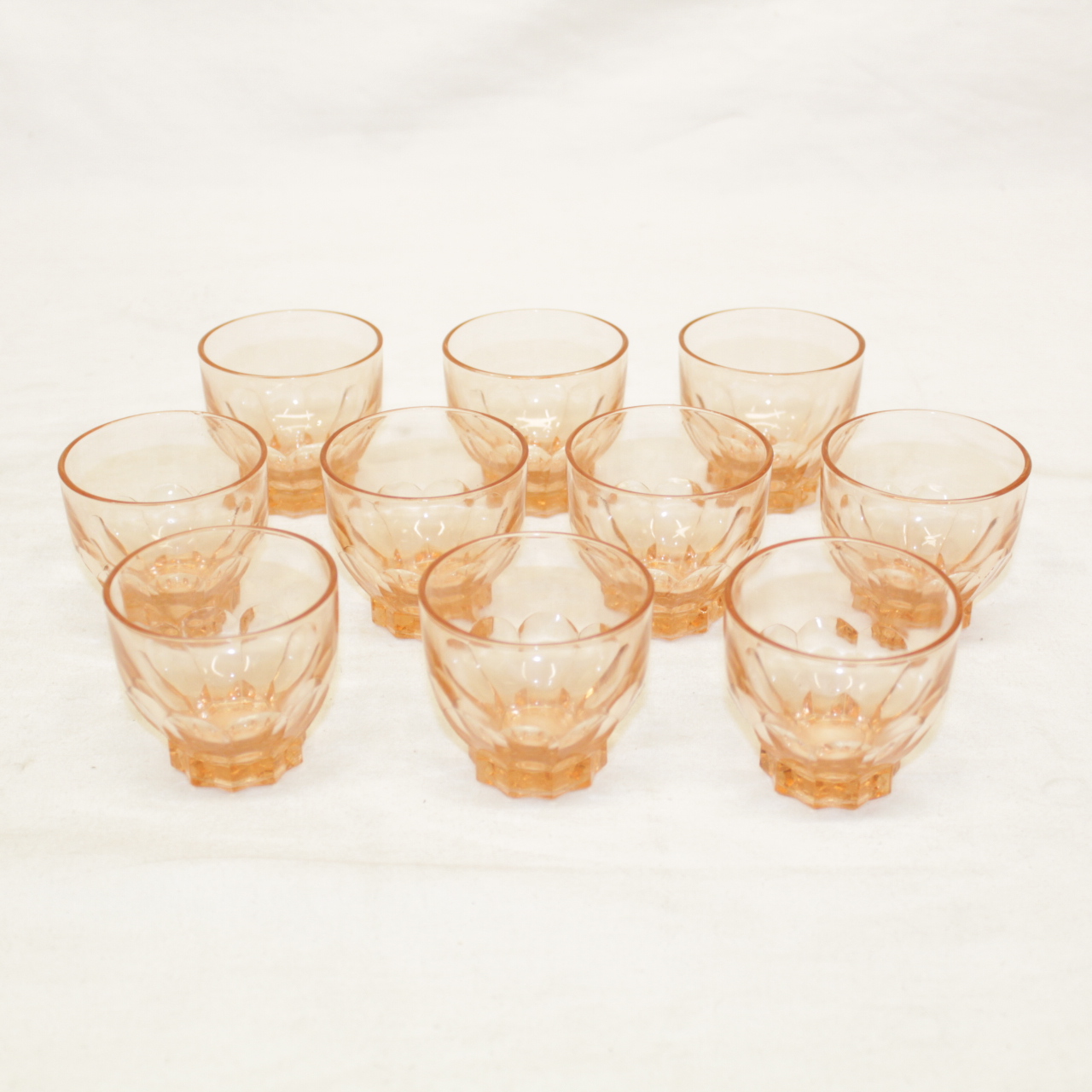 Voir photo 7 de Ensemble vaisselles en verre rose Ensemble vaisselles en verre rose Bon état reconditionné photo 7