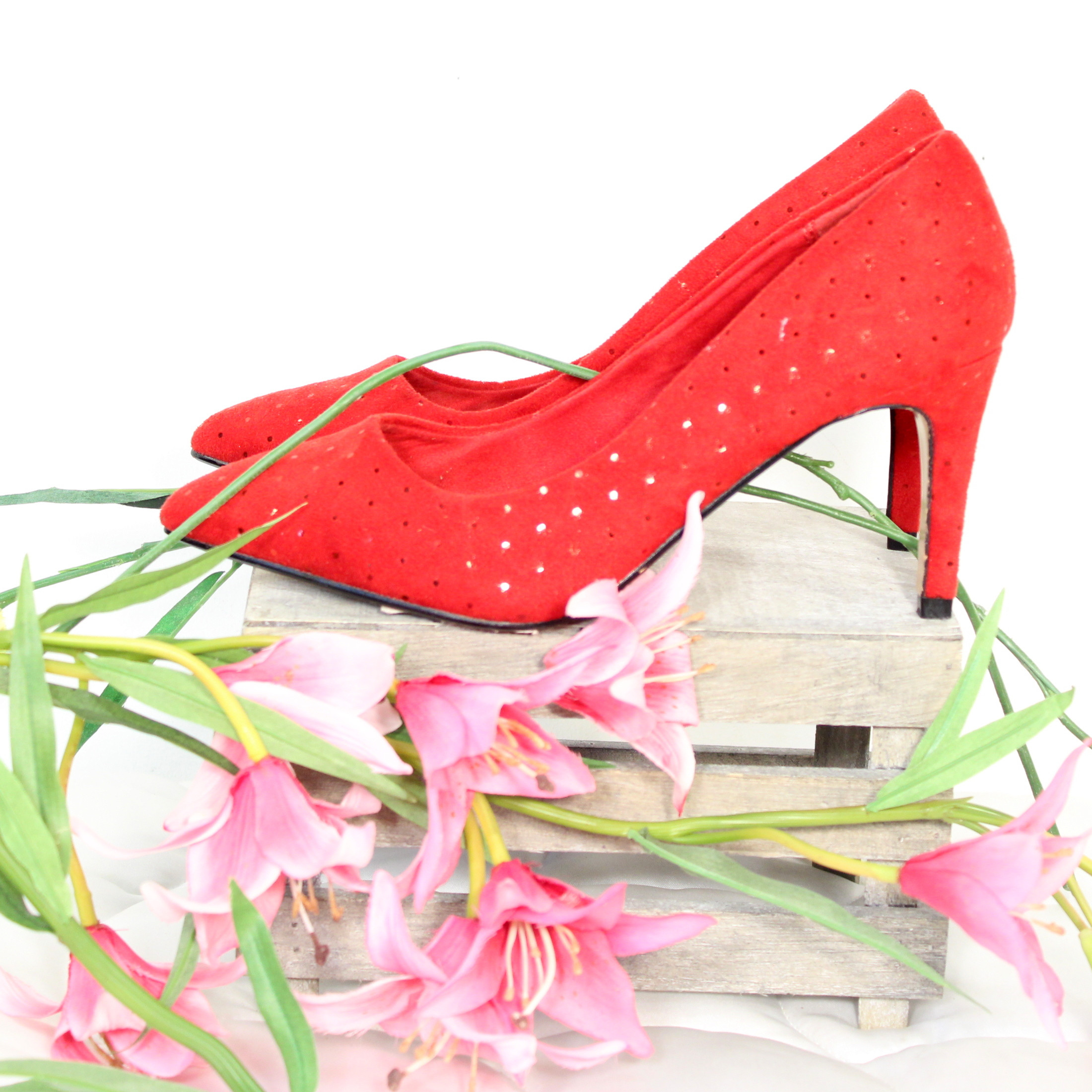 Voir photo 3 de Escarpin Femme Rouge ETAM Pointure 36 Escarpin Femme Rouge ETAM Pointure 36 Très bon état reconditionné photo 3