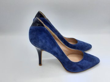 Escarpin Minelli bleu de seconde main Très bon état - 30,00 € Escarpin Minelli bleu de seconde main Très bon état Minelli reconditionné disponible sur Claquettes Market