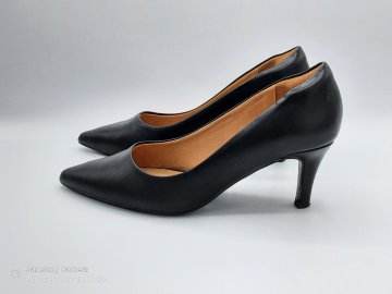 Acheter Escarpin noir ERAM intérieur cuir T36 de seconde main - 20,00 € Escarpin noir ERAM intérieur cuir T36 de seconde main reconditionné disponible sur Claquettes Market