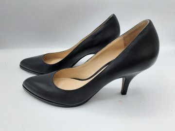Escarpins noir de seconde main - 30,00 € Escarpins noir de seconde main San Marina reconditionné disponible sur Claquettes Market