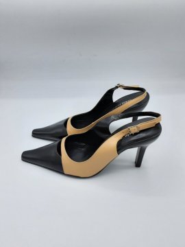 Acheter Escarpins Slingback Alain Manoukian bicolores - 15,00 € Escarpins Slingback Alain Manoukian bicolores reconditionné disponible sur Claquettes Market
