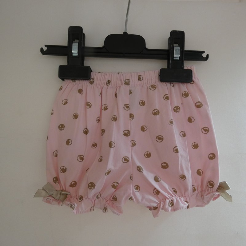 Voir photo 3 de Essemble fille 0-3 mois Calvin Klein (robe et culotte bouffante) Essemble fille 0-3 mois Calvin Klein (robe et culotte bouffante) Très bon état reconditionné photo 3