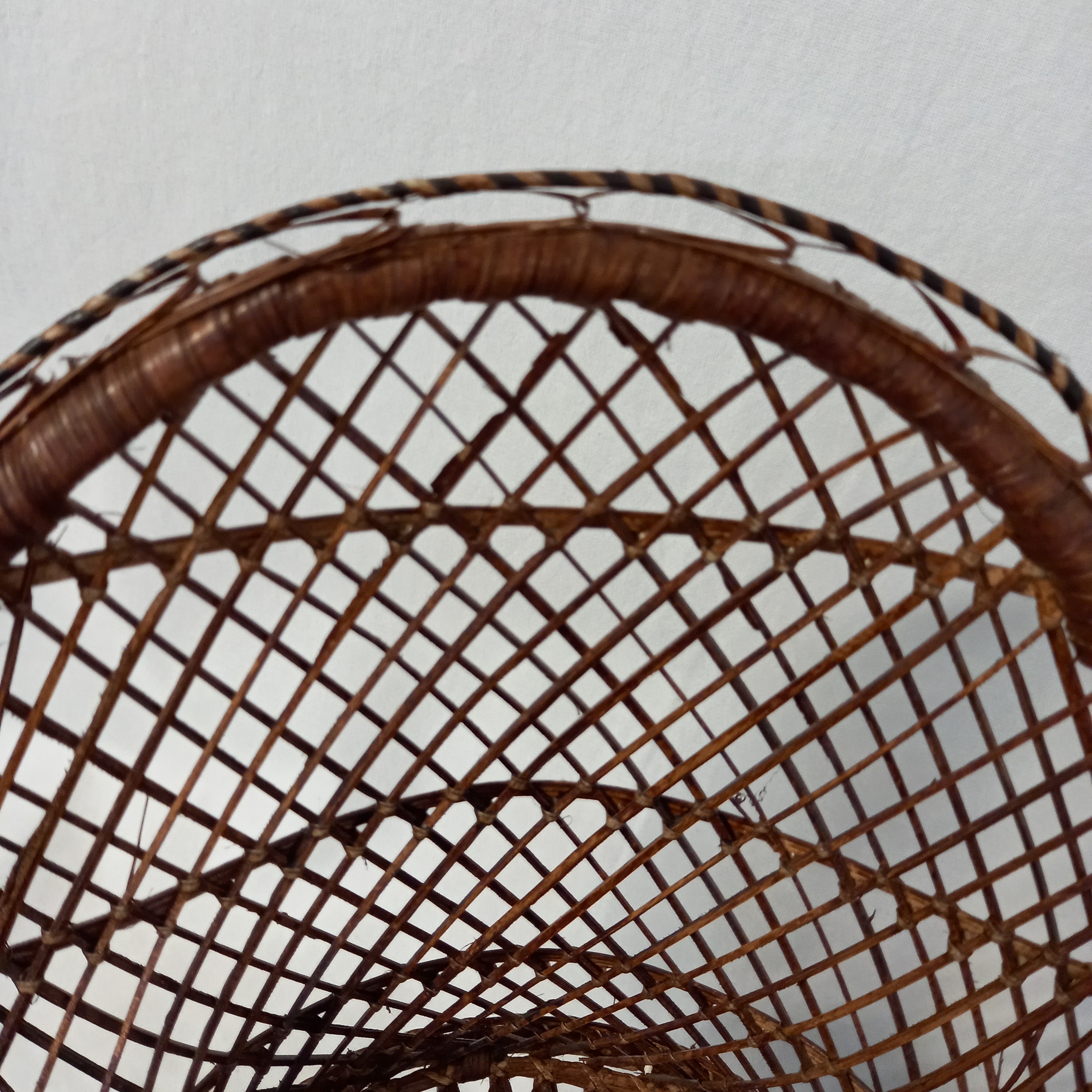Voir photo 7 de Fauteuil/chaise en osier de poupée - style "Emmanuelle" ou fauteuil Paon Fauteuil/chaise en osier de poupée - style "Emmanuelle" ou fauteuil Paon reconditionné photo 7