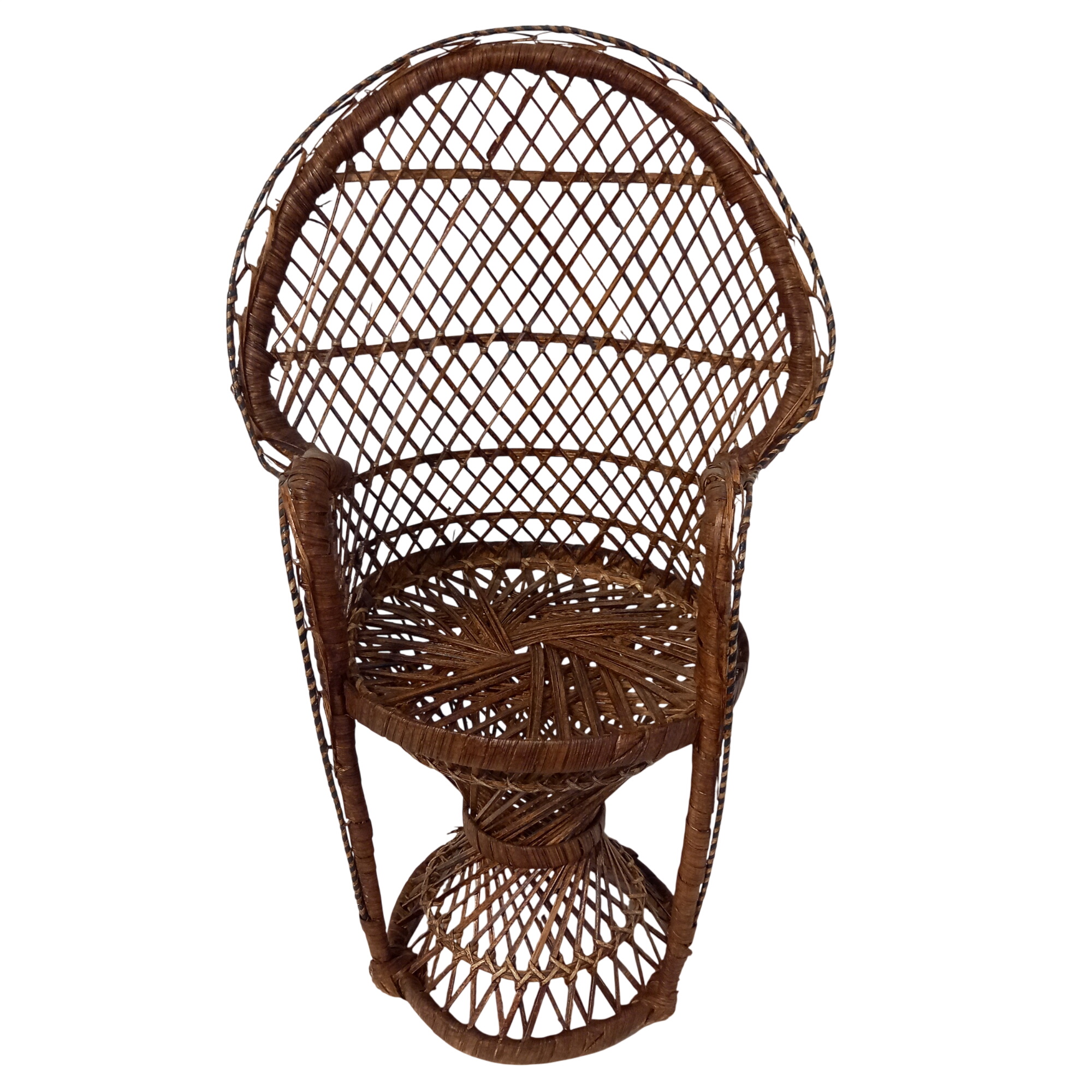 Fauteuil/chaise en osier de poupée - style "Emmanuelle" ou fauteuil Paon - 20,00 € Fauteuil/chaise en osier de poupée - style "Emmanuelle" ou fauteuil Paon reconditionné disponible sur Label Emmaüs