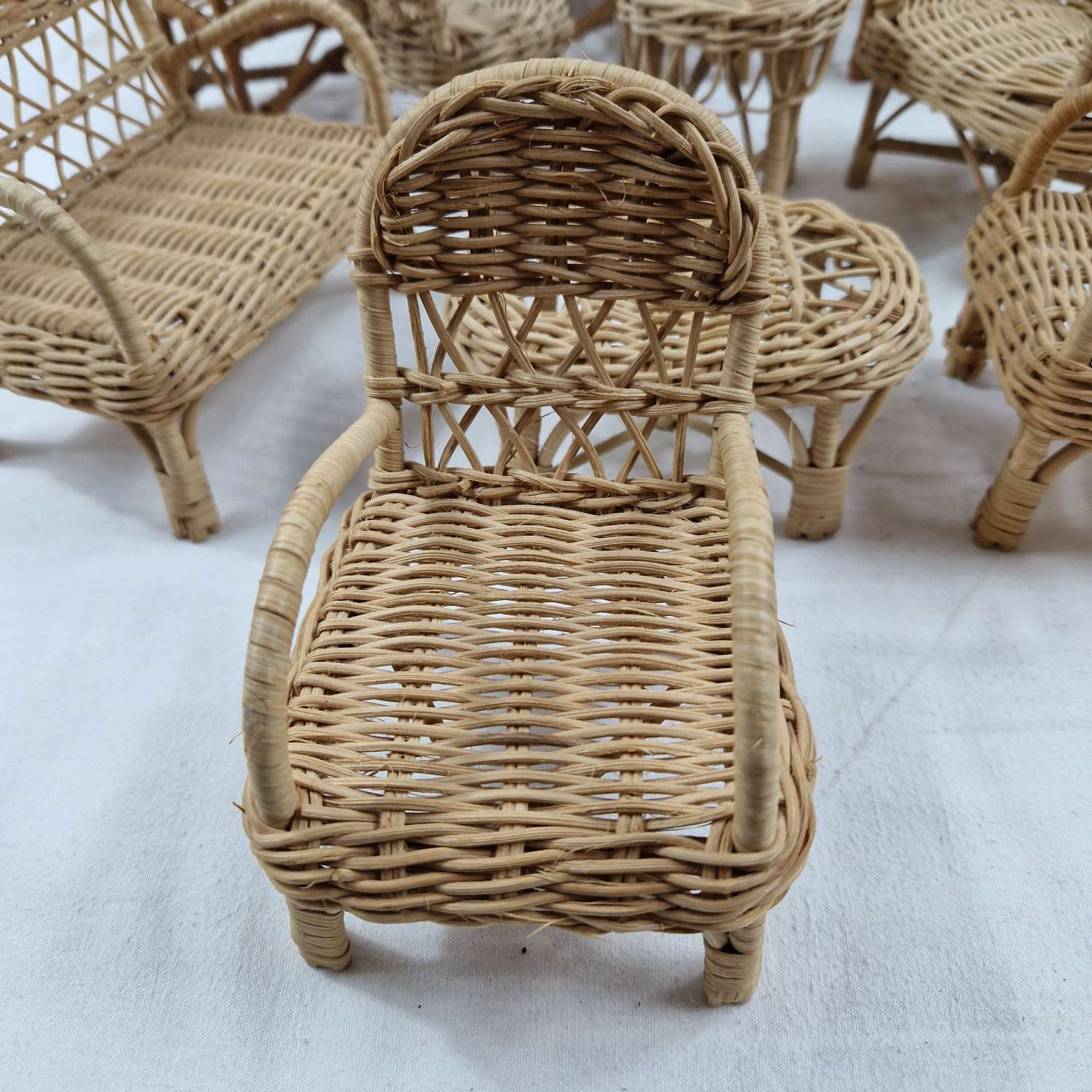 Voir photo 10 de Fauteuil en osier pour maisons de poupées Fauteuil en osier pour maisons de poupées reconditionné photo 10