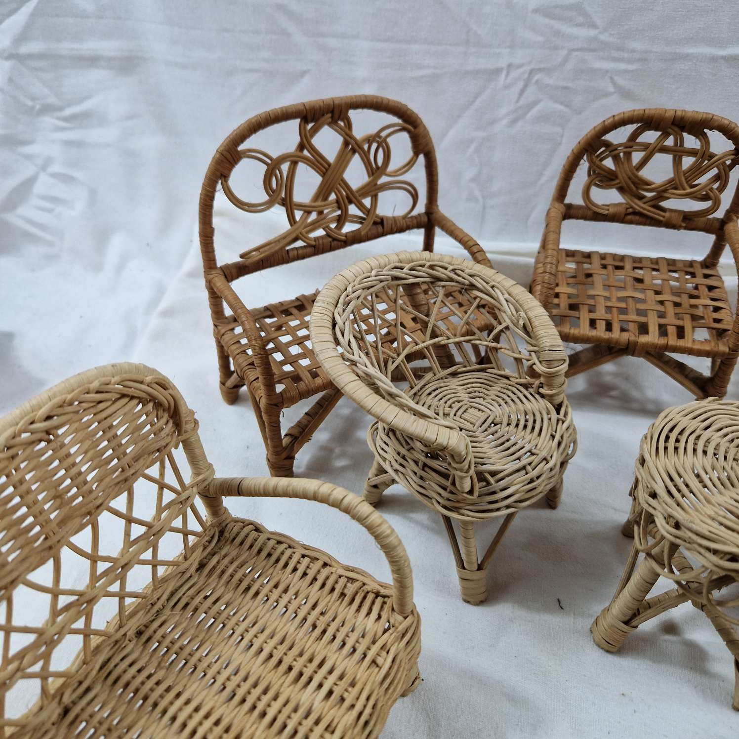 Voir photo 8 de Fauteuil en osier pour maisons de poupées Fauteuil en osier pour maisons de poupées reconditionné photo 8