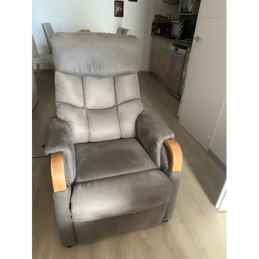 Fauteuil Relax Électrique Plusieurs Postions Dont Aidé Au Relevage. Bon état reconditionné disponible sur Rakuten
