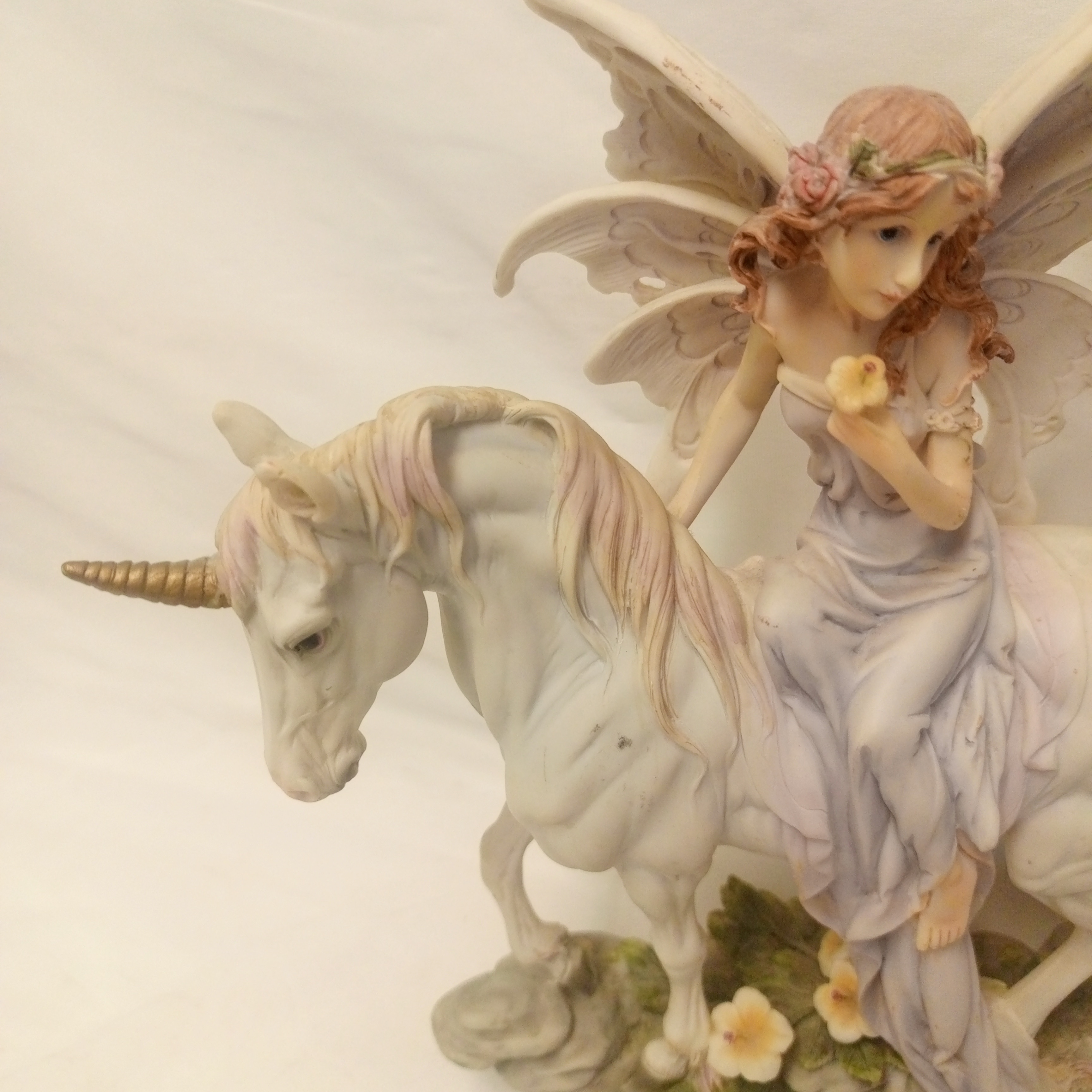 Voir photo 7 de Fée Magique sur Licorne blanche Fée Magique sur Licorne blanche État correct reconditionné photo 7