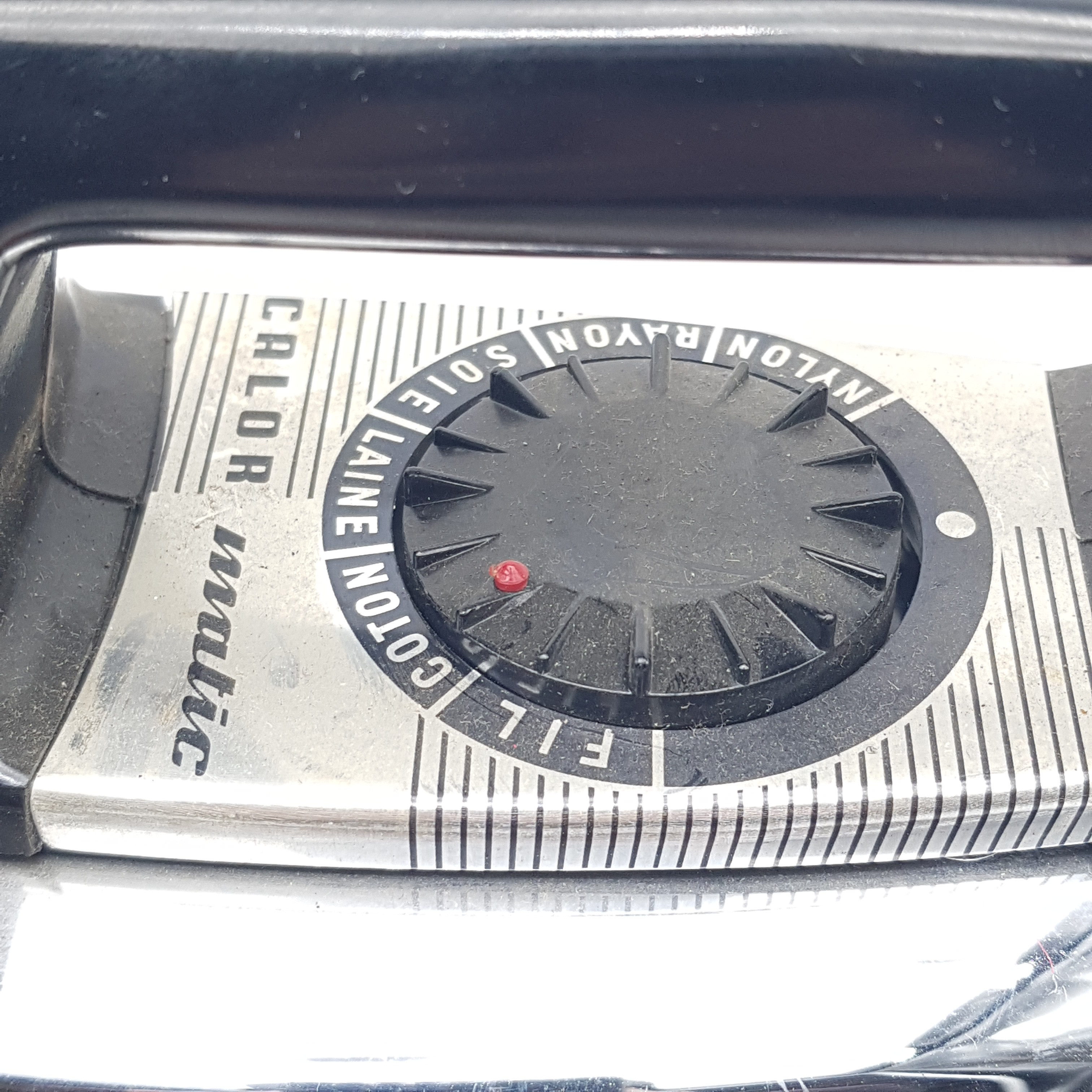 Voir photo 3 de Fer a repasser vintage- calor matic n°41 Fer a repasser vintage- calor matic n°41 Bon état reconditionné photo 3