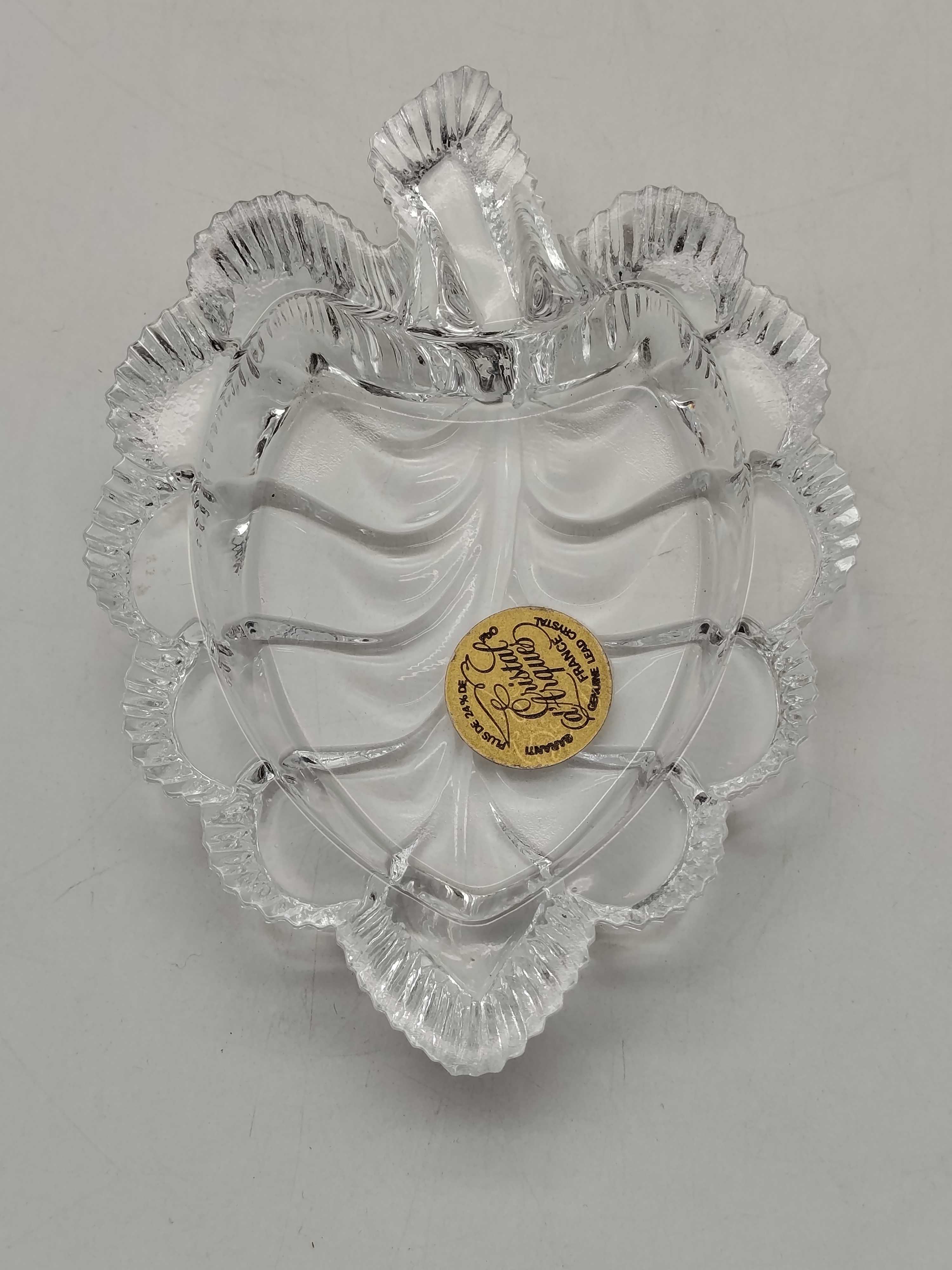 Voir photo 2 de Feuille en Cristal d’Arques : Élégance et Raffinement pour votre Décoration Feuille en Cristal d’Arques : Élégance et Raffinement pour votre Décoration Très bon état reconditionné photo 2