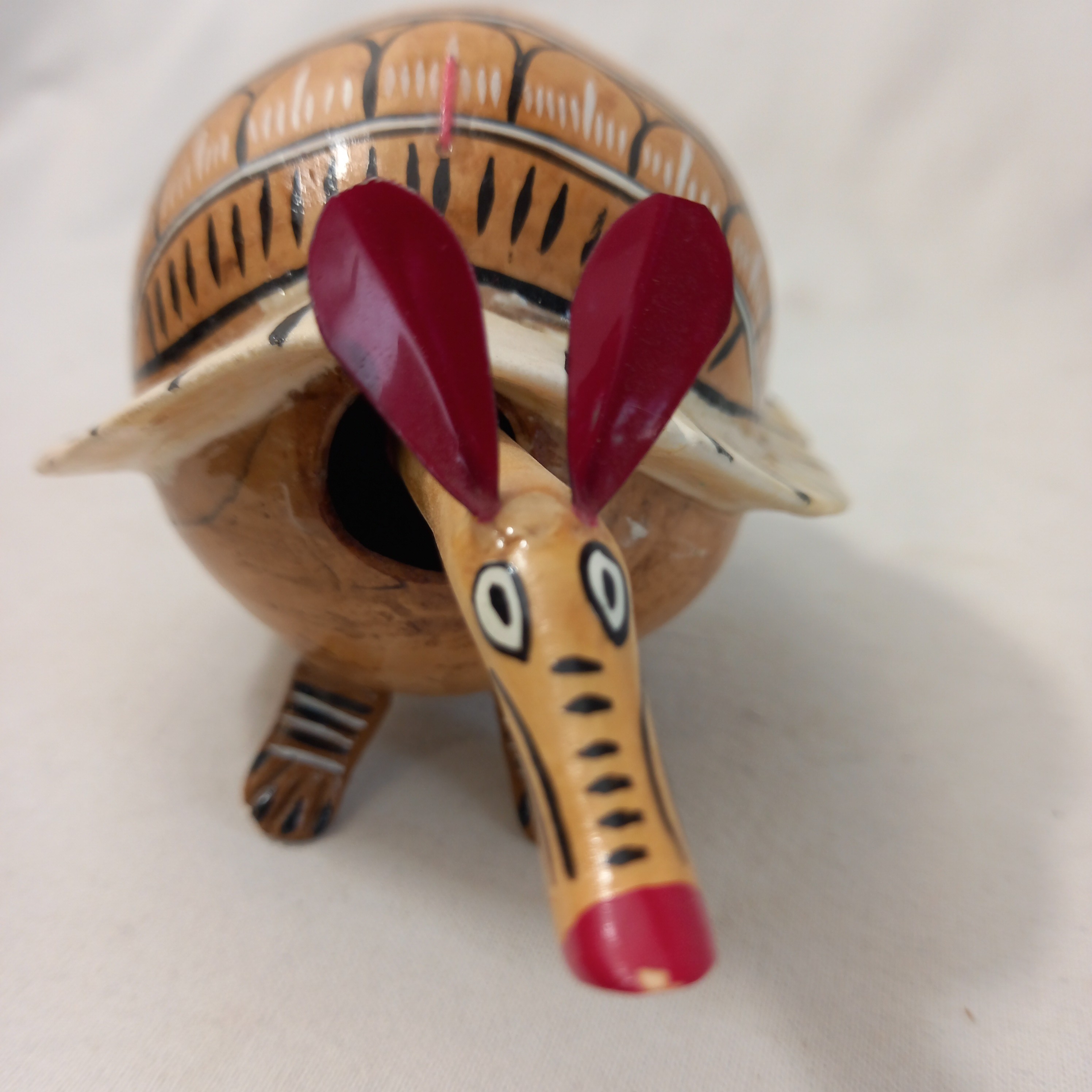 Voir photo 4 de Figurine animée en bois représentant un tatou Figurine animée en bois représentant un tatou Très bon état reconditionné photo 4