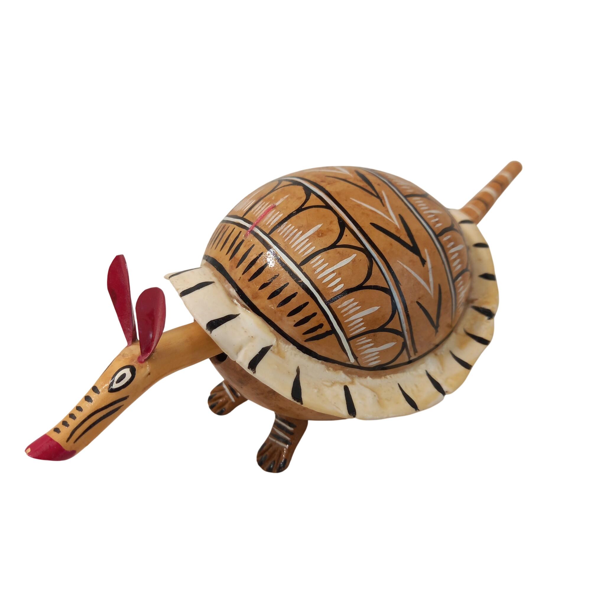 Figurine animée en bois représentant un tatou Très bon état - 12,00 € Figurine animée en bois représentant un tatou Très bon état reconditionné disponible sur Label Emmaüs