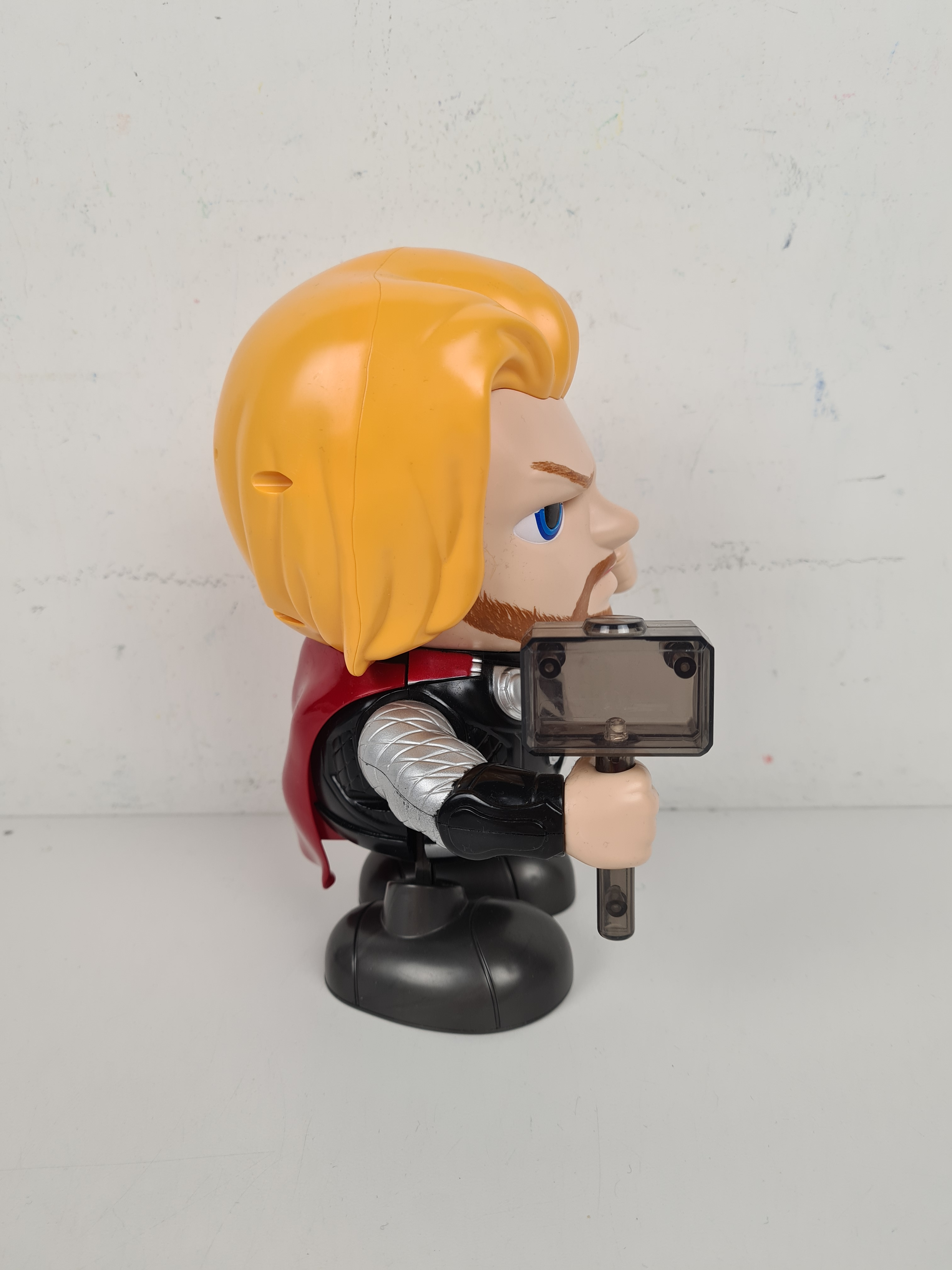 Voir photo 2 de Figurine - Dance Hero Thor interactif (musique, lumière, danse) - Longbow Ltd - 21 cm Figurine - Dance Hero Thor interactif (musique, lumière, danse) - Longbow Ltd - 21 cm Bon état reconditionné photo 2