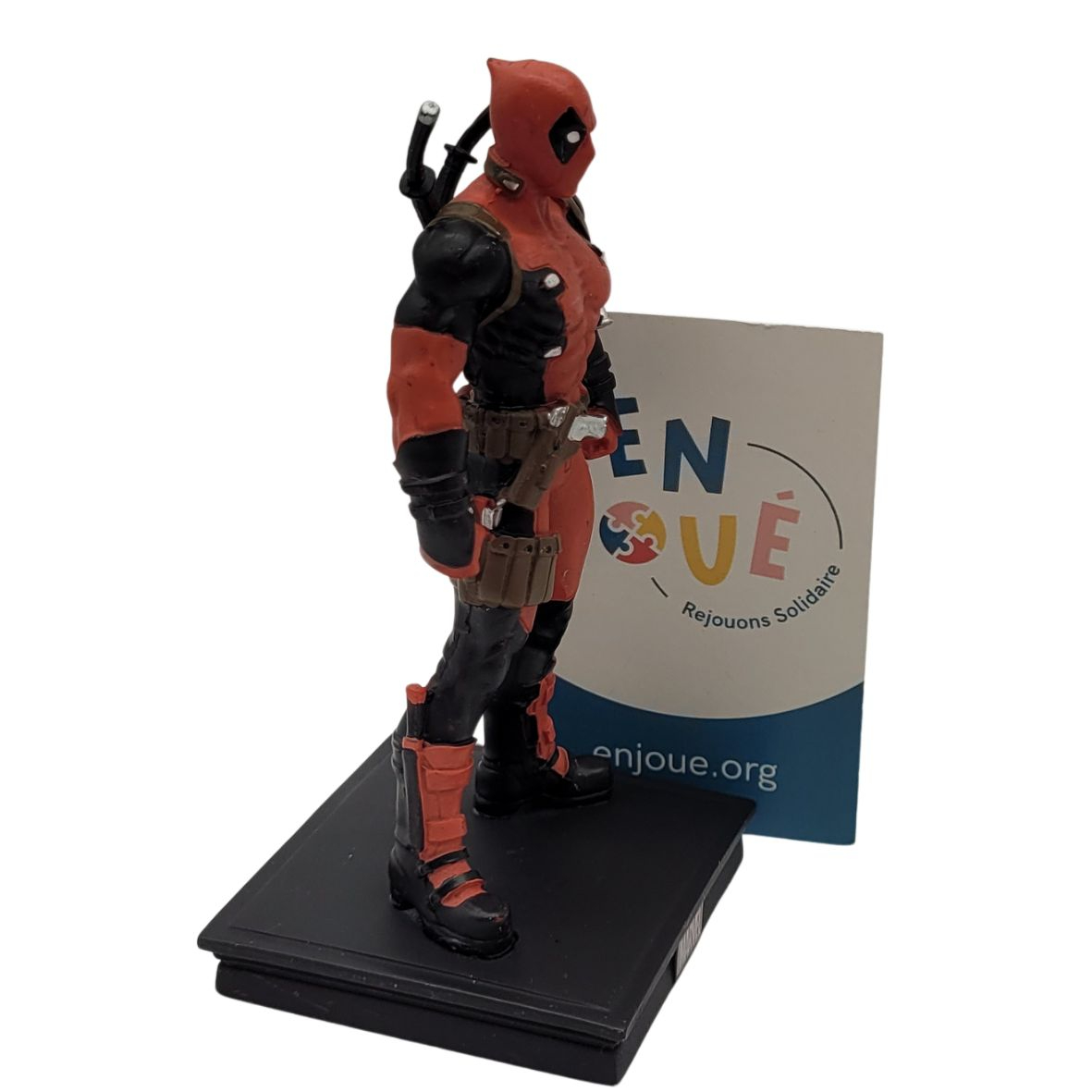 Voir photo 2 de Figurine - Deadpool 10 cm - Marvel - À partir de 14 ans. Figurine - Deadpool 10 cm - Marvel - À partir de 14 ans. Bon état reconditionné photo 2