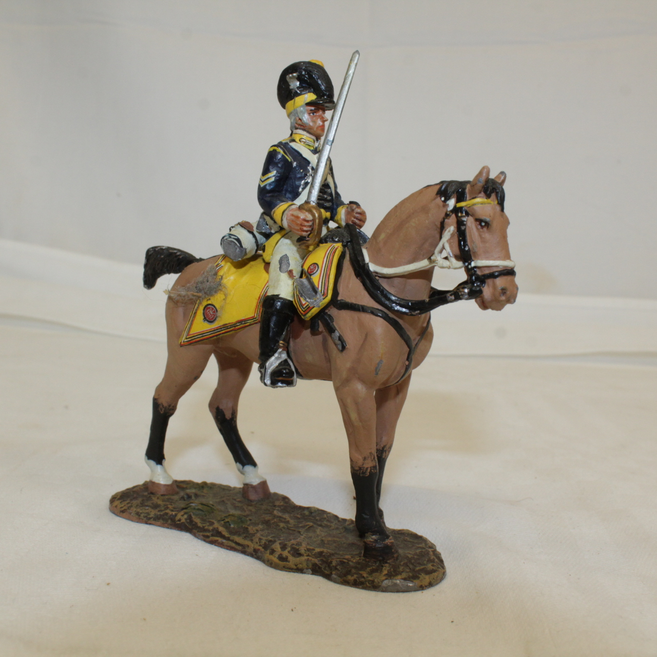 Voir photo 2 de Figurine DelPrado "sergent des light dragons, G-B 1795 Figurine DelPrado "sergent des light dragons, G-B 1795 Très bon état reconditionné photo 2