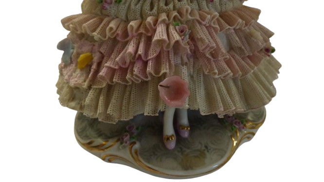Voir photo 4 de Figurine en porcelaine de la marque A.Steiner Figurine en porcelaine de la marque A.Steiner État correct reconditionné photo 4