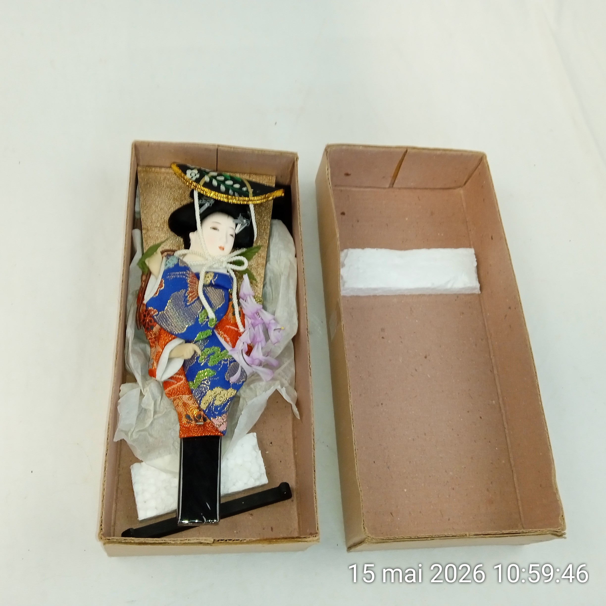 Voir photo 2 de Figurine Japonaise Traditionnelle Geisha Figurine Japonaise Traditionnelle Geisha Parfait état reconditionné photo 2