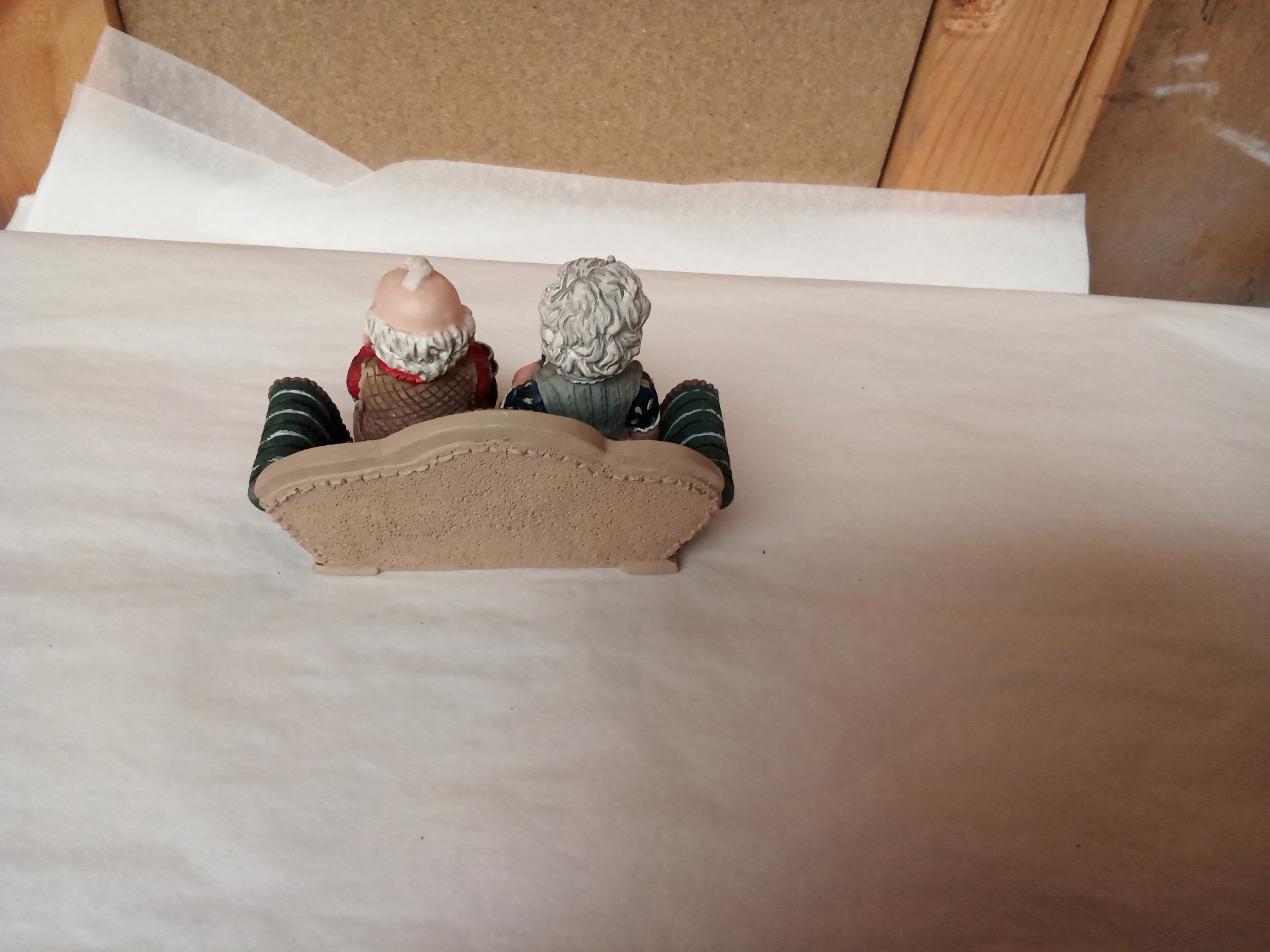 Voir photo 3 de Figurine représentant un couple de grands-parents Figurine représentant un couple de grands-parents Très bon état reconditionné photo 3