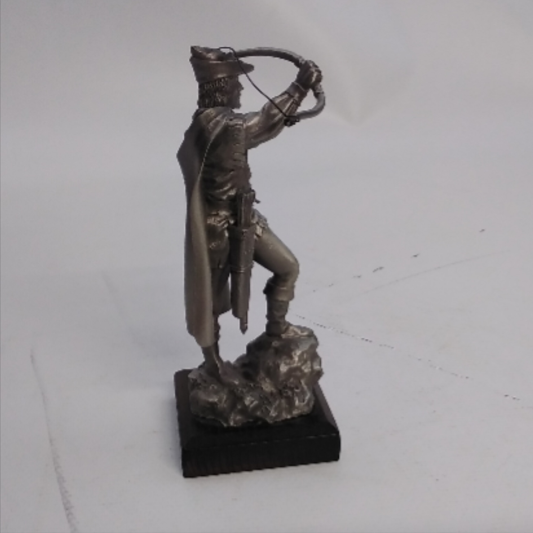 Voir photo 4 de Figurine Robin des Bois - Les étains du Graal Figurine Robin des Bois - Les étains du Graal État correct reconditionné photo 4