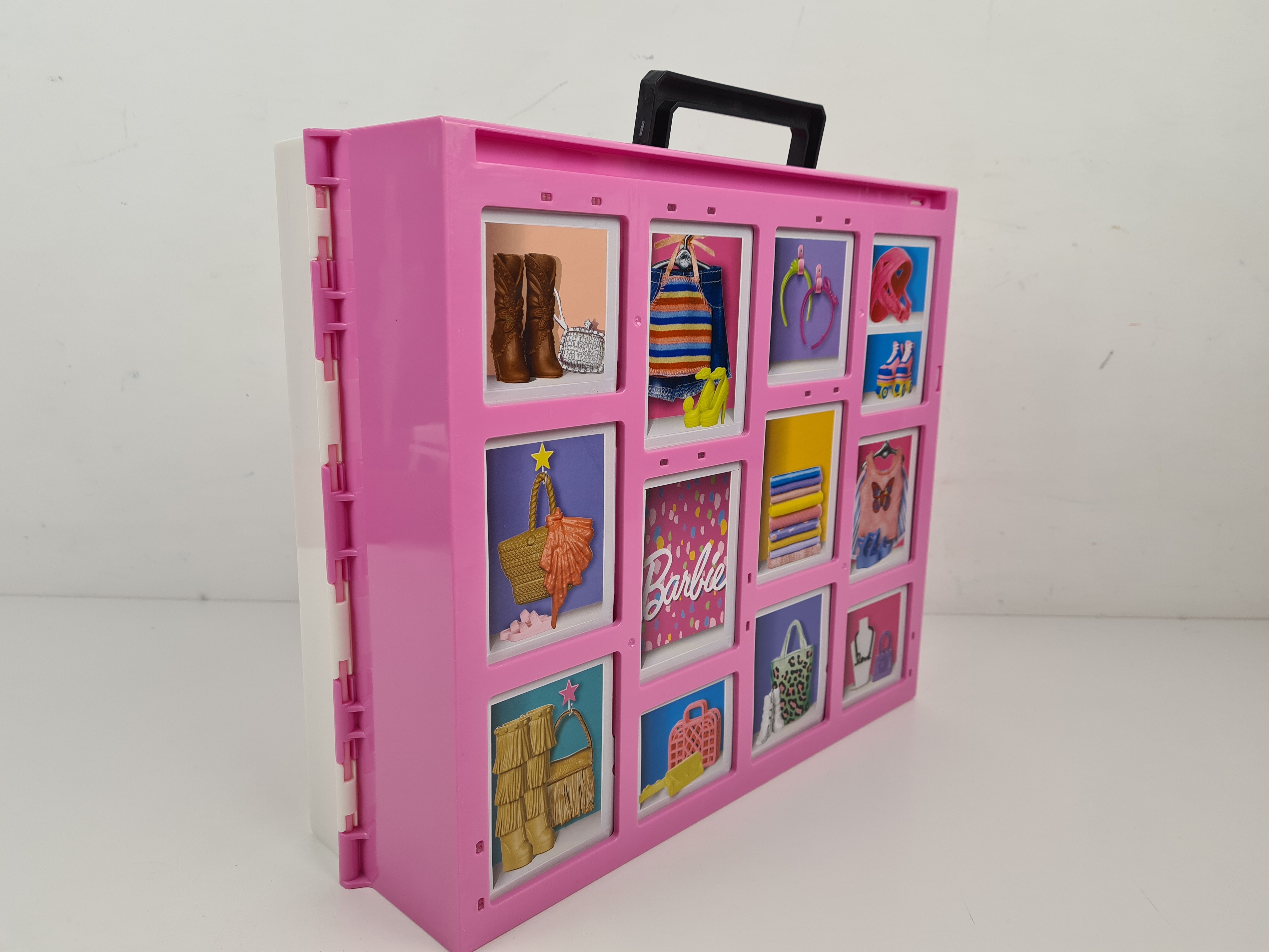 Voir photo 5 de Figurines - Coffret dressing de Barbie - Mattel Figurines - Coffret dressing de Barbie - Mattel Bon état reconditionné photo 5