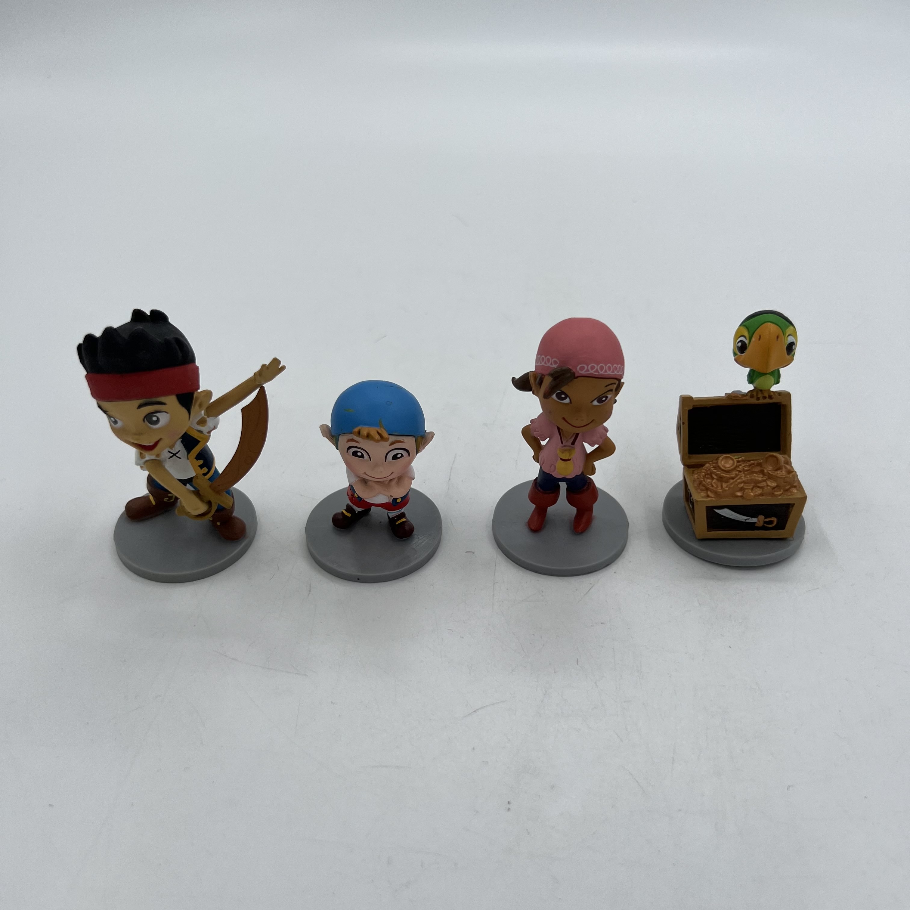 Voir photo 2 de Figurines – Jake et les Pirates – Lot de 4 Figurines – Jake et les Pirates – Lot de 4 reconditionné photo 2