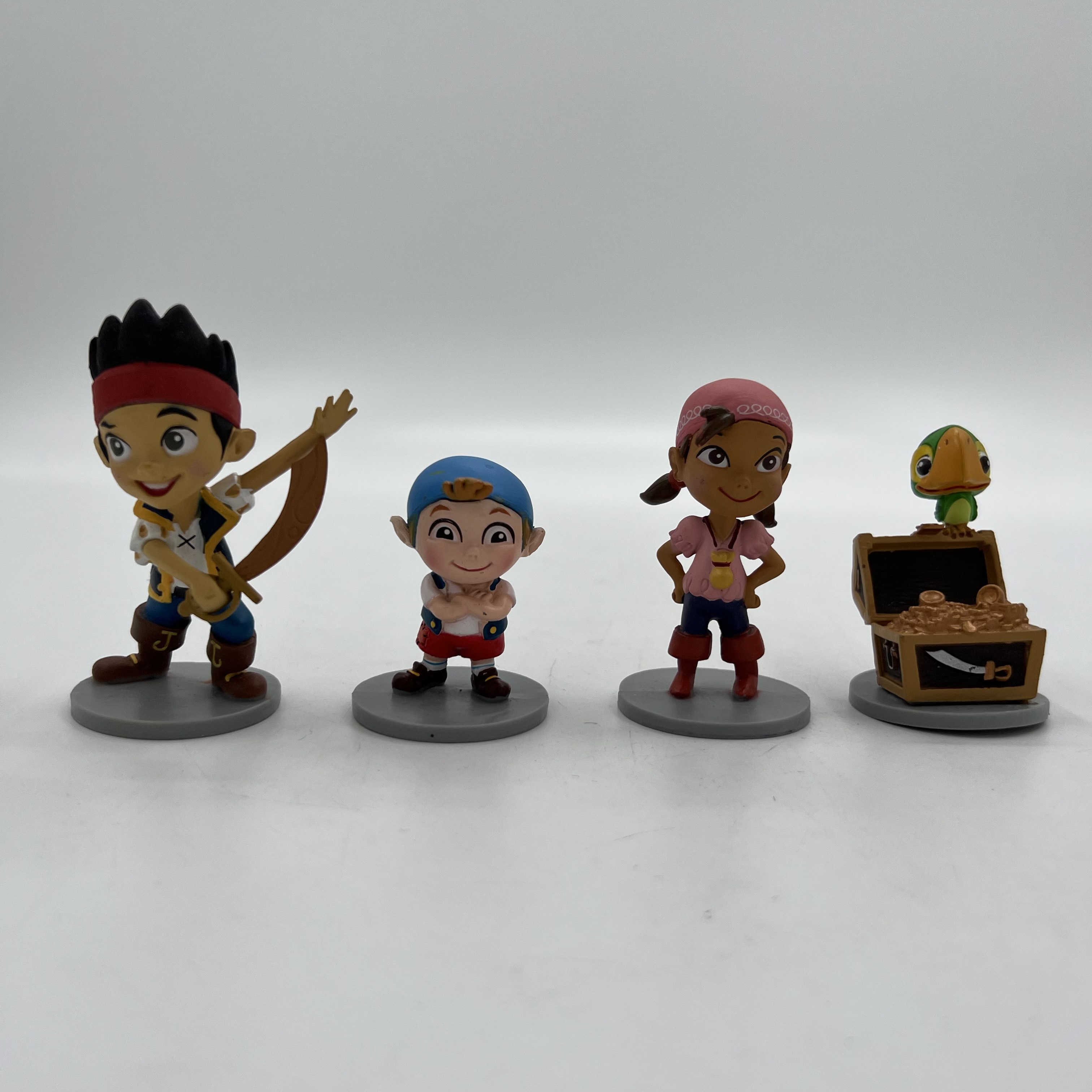 Acheter Figurines – Jake et les Pirates – Lot de 4 - 10,00 € Figurines – Jake et les Pirates – Lot de 4 reconditionné disponible sur Label Emmaüs