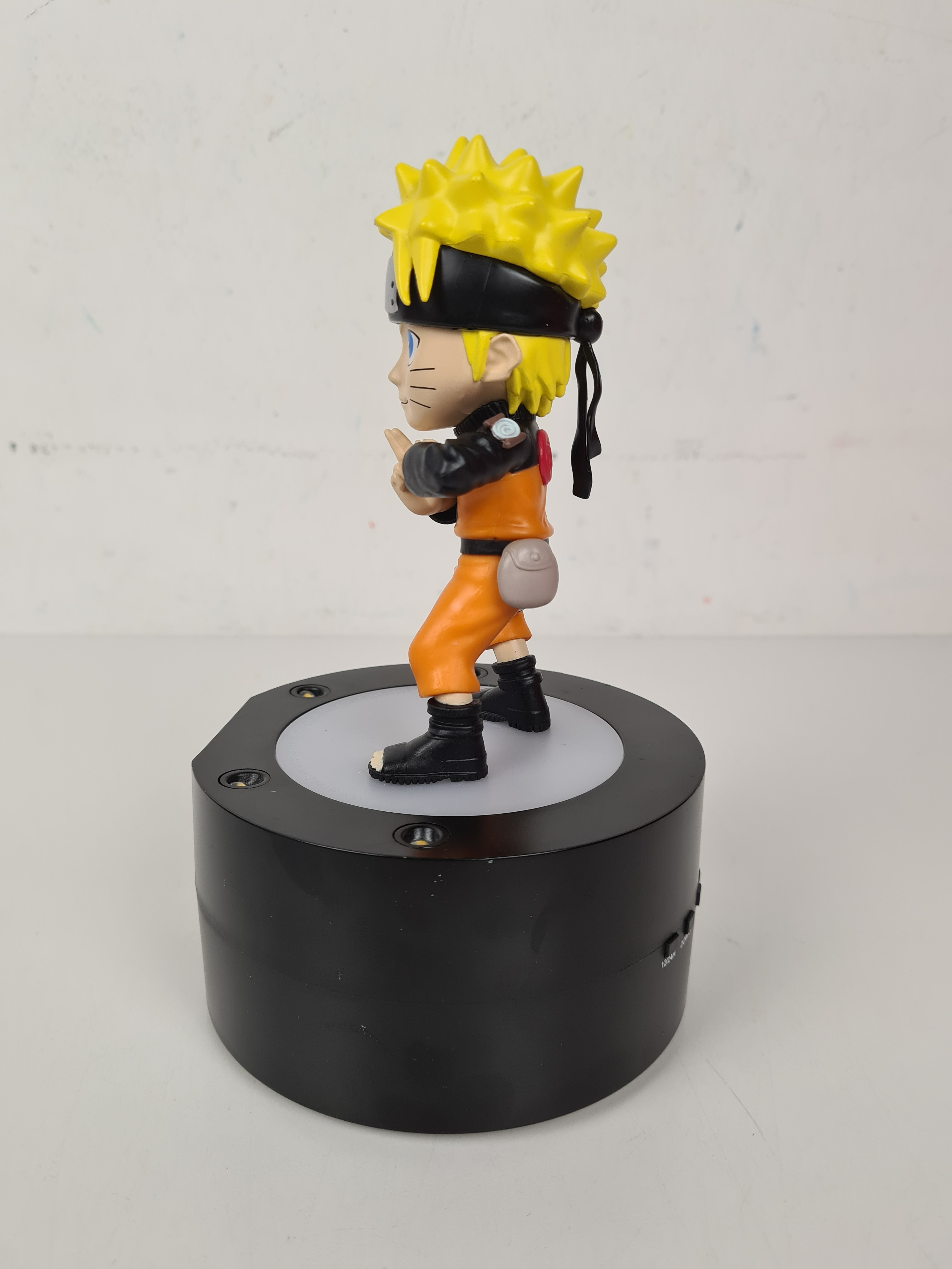 Voir photo 2 de Figurines - Réveil éducatif lumineux Naruto - Teknofun - 20 cm Figurines - Réveil éducatif lumineux Naruto - Teknofun - 20 cm Bon état reconditionné photo 2