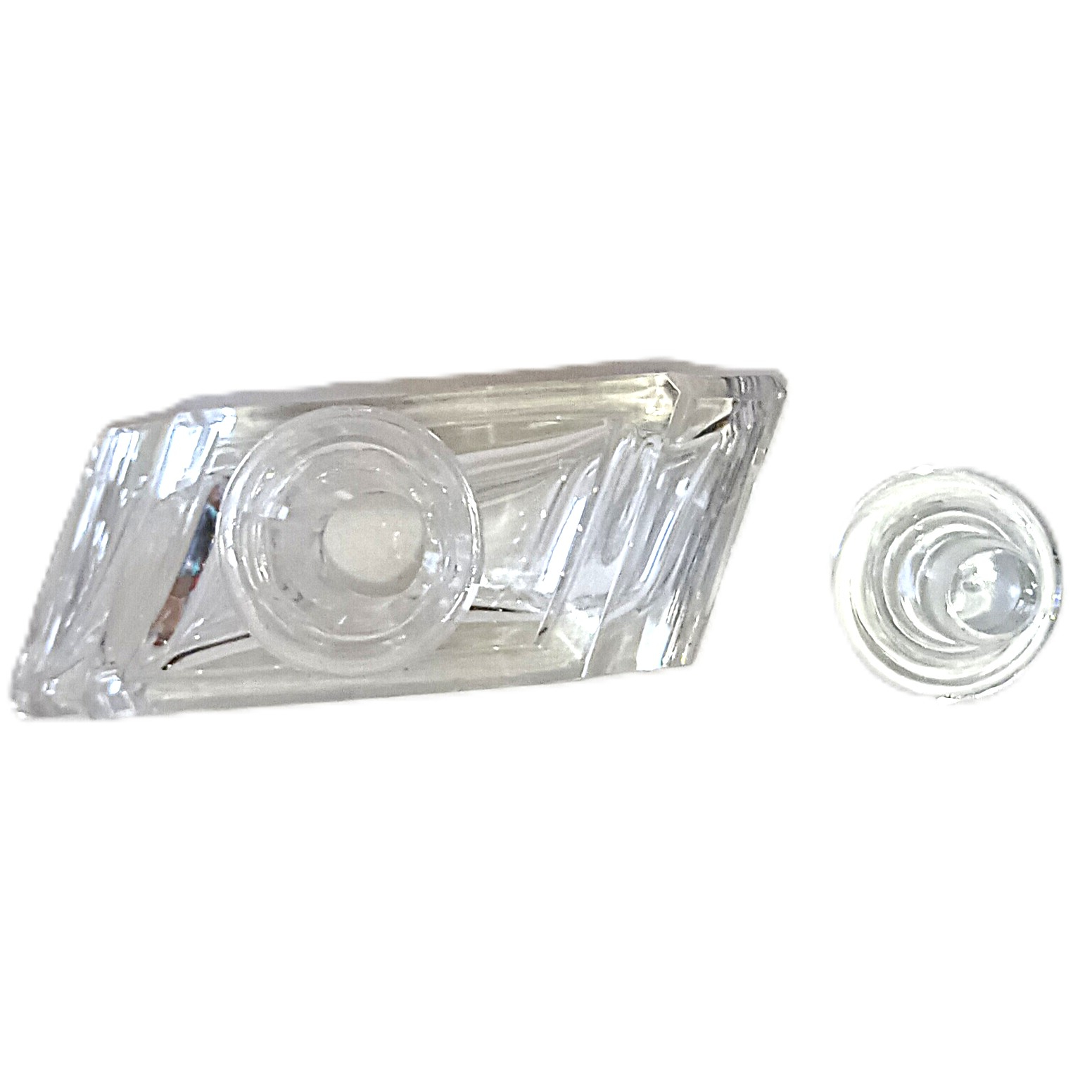 Voir photo 3 de Flacon en verre taillé vintage avec bouchon assorti – Élégance et raffinement Flacon en verre taillé vintage avec bouchon assorti – Élégance et raffinement Bon état reconditionné photo 3