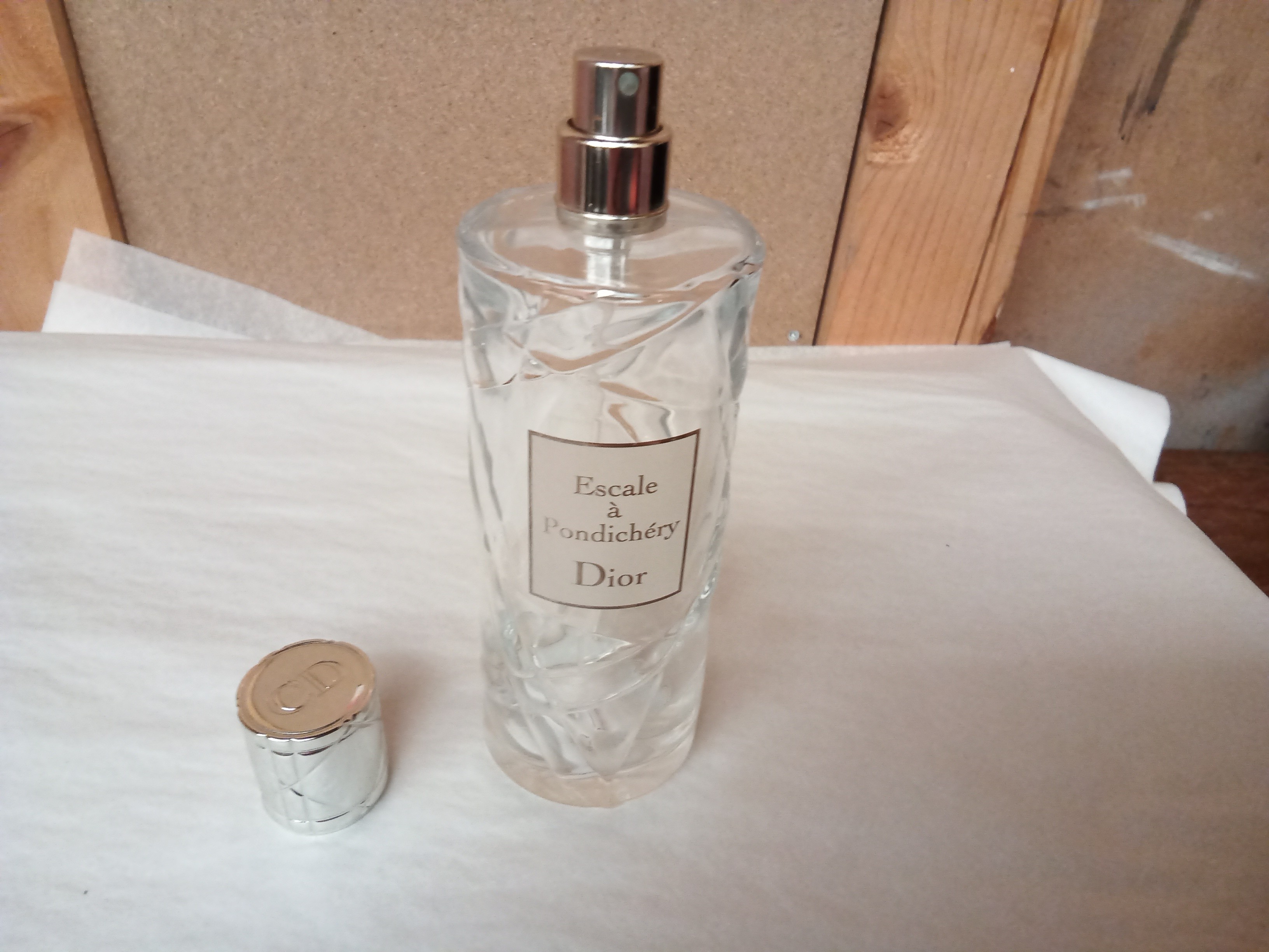 Voir photo 3 de Flacon vaporisateur vide de DIOR Flacon vaporisateur vide de DIOR Très bon état reconditionné photo 3