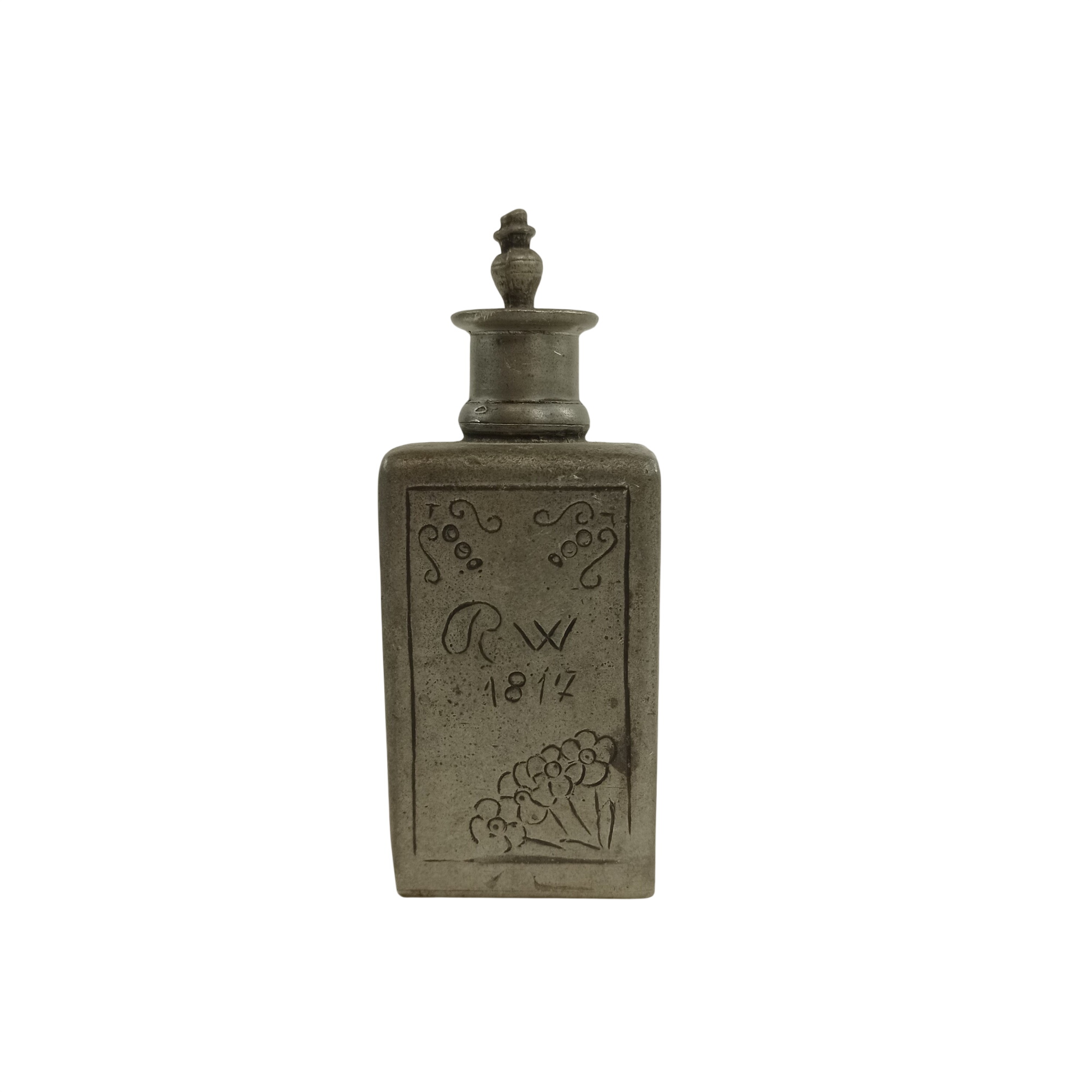 Acheter Flasque à parfum en étain (95%) XIXème siècle Bon état - 20,00 € Flasque à parfum en étain (95%) XIXème siècle Bon état reconditionné disponible sur Label Emmaüs