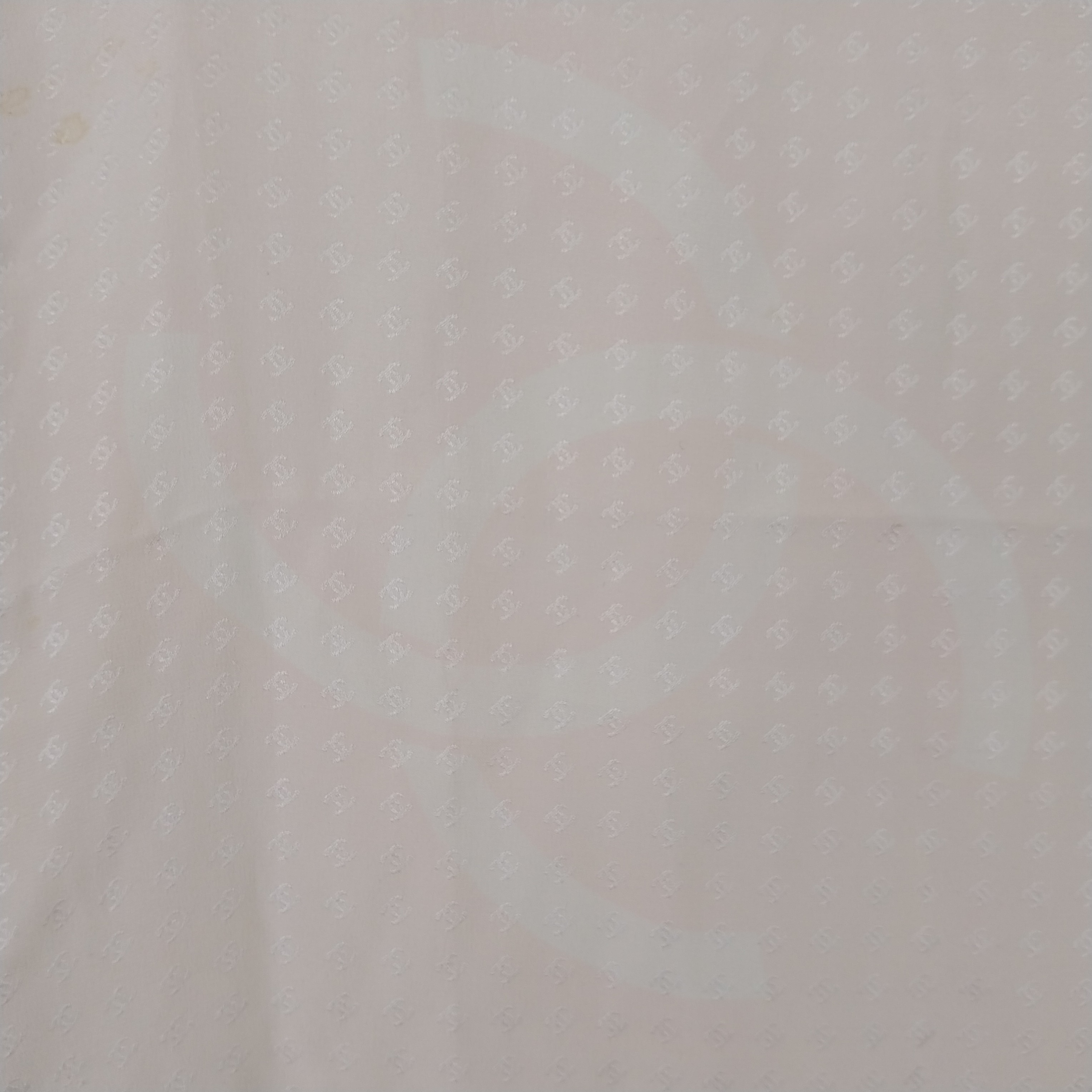 Voir photo 5 de Foulard en soi - CHANEL Foulard en soi - CHANEL Bon état reconditionné photo 5