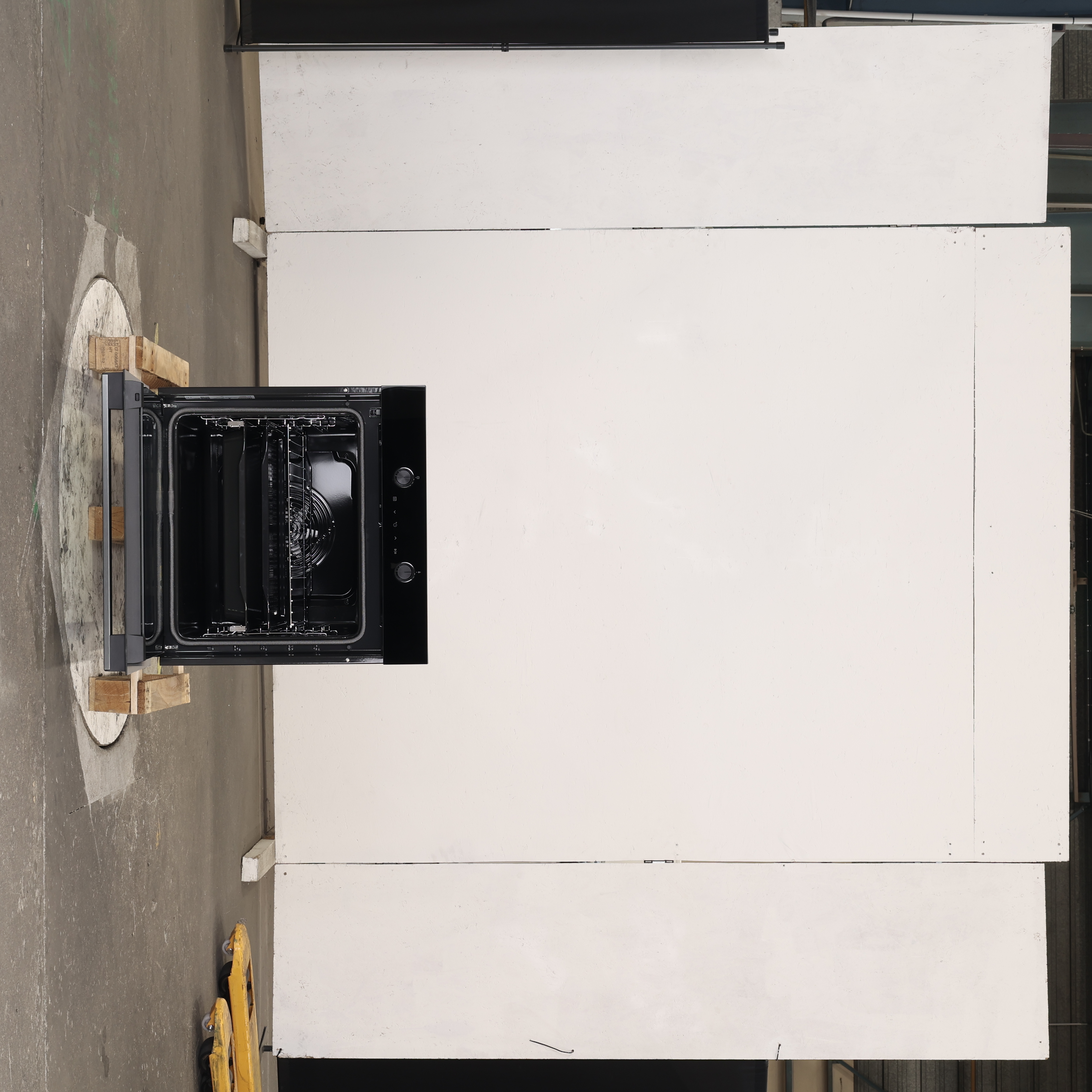 Four chaleur tournante HISENSE BI64223EPBG Très bon état Hisense reconditionné disponible sur Underdog | Dero