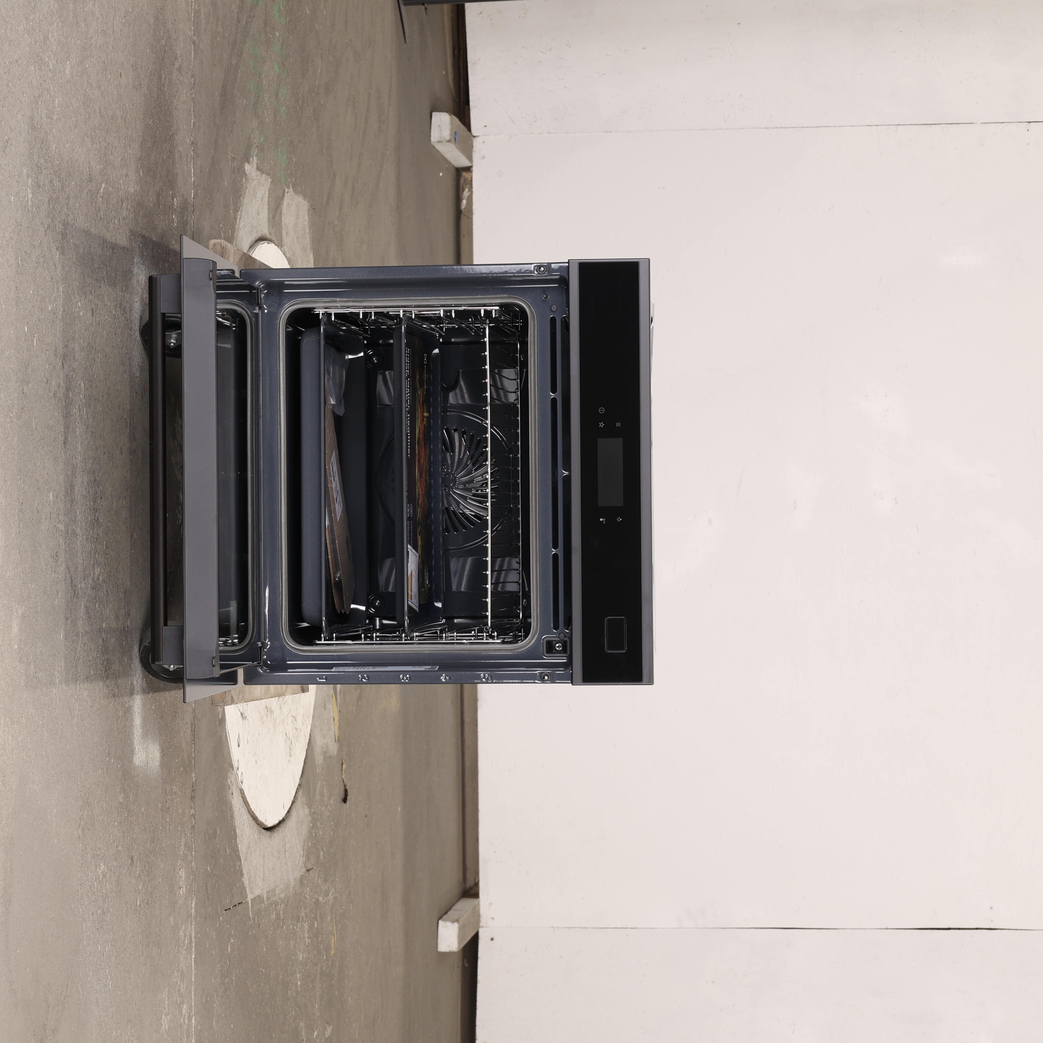 Four Encastrable ELECTROLUX EOB8S39H Très bon état Electrolux reconditionné disponible sur Underdog