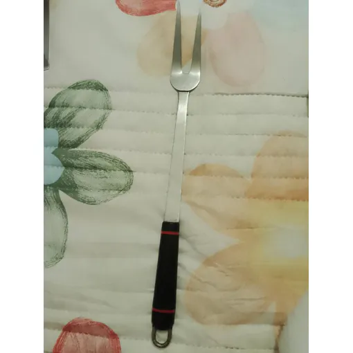 Acheter Fourchette À Viande Noire/Argentée Vintage Années 80. occasion - 14,00 € Fourchette À Viande Noire/Argentée Vintage Années 80. occasion reconditionné disponible sur Rakuten
