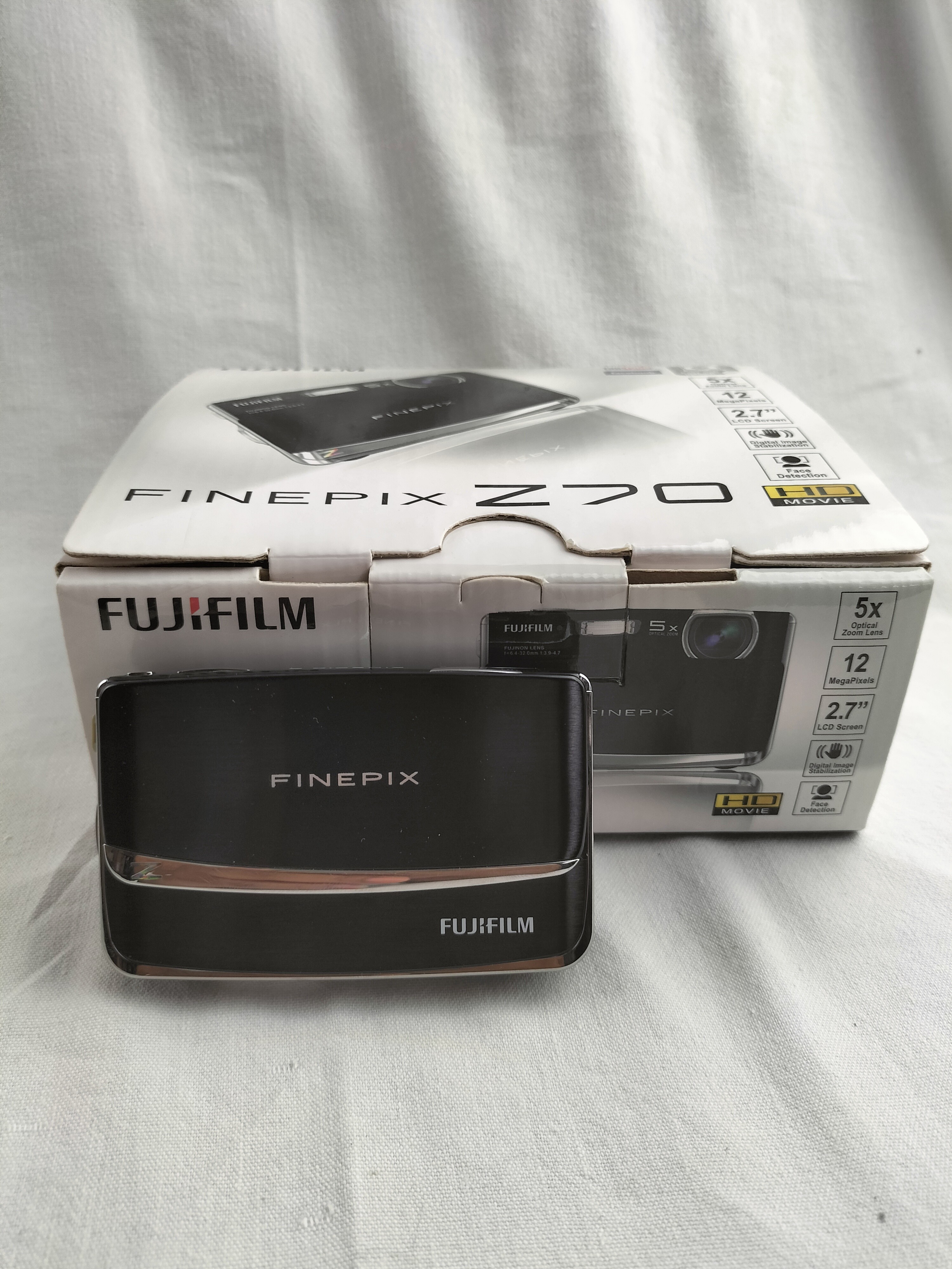 Voir photo 3 de Fujifilm FinePix Z70 – Appareil photo numérique compact 12 MP – Complet en boîte d'origine – Esprit vintage Fujifilm FinePix Z70 – Appareil photo numérique compact 12 MP – Complet en boîte d'origine – Esprit vintage Très bon état reconditionné photo 3
