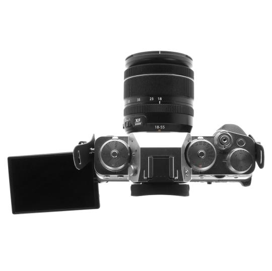Voir photo 3 de Fujifilm X-T4 avec objectif XF 18-55mm 1:2.8-4.0 R LM OIS argent - comme neuf | Dero Fujifilm X-T4 avec objectif XF 18-55mm 1:2.8-4.0 R LM OIS argent - comme neuf Reconditionné Fujifilm reconditionné photo 3 | Dero