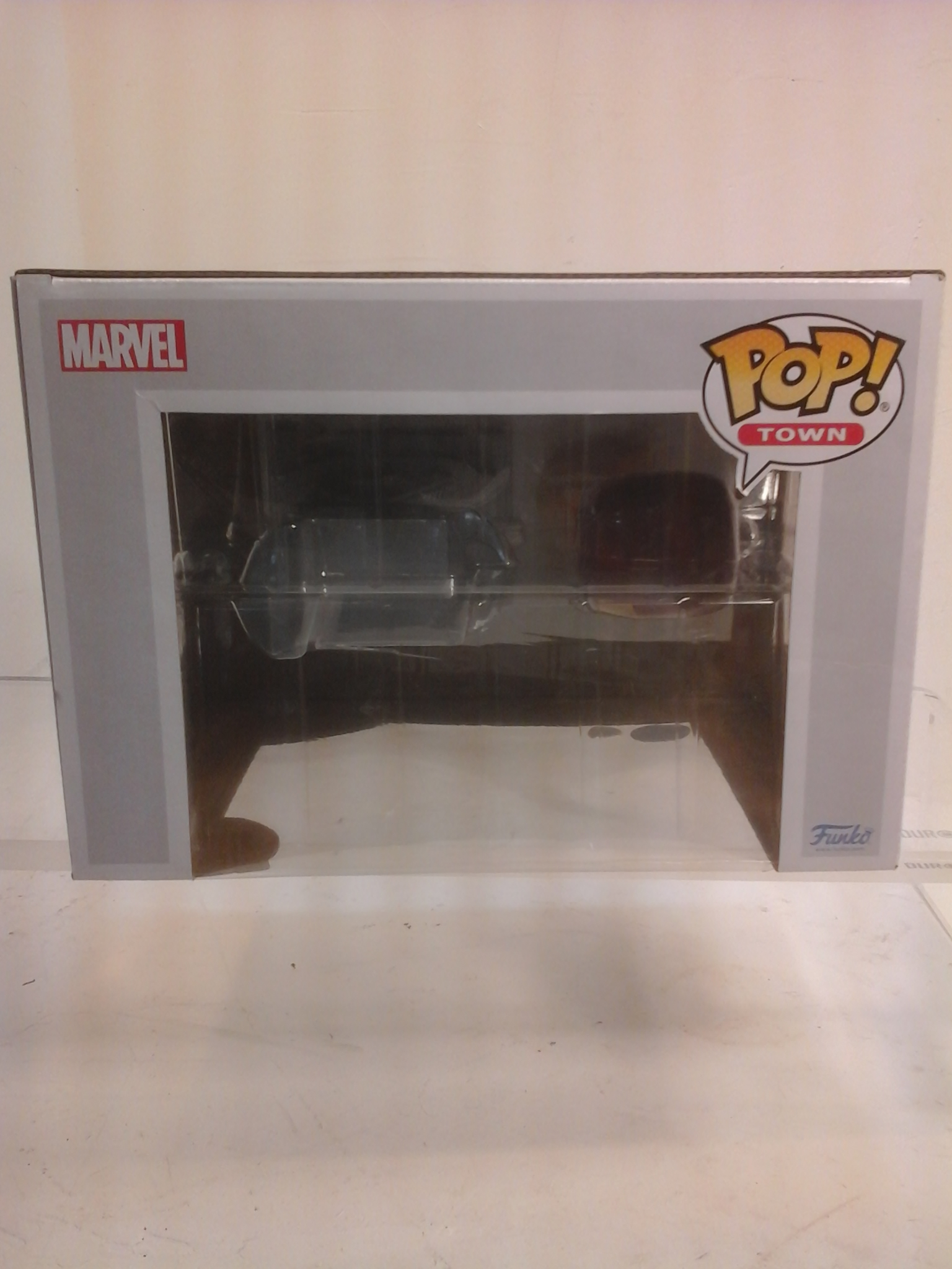 Voir photo 5 de FUNKO POP! TOWN - AVENGERS TOWER & IRON MAN #35 FUNKO POP! TOWN - AVENGERS TOWER & IRON MAN #35 Parfait état reconditionné photo 5