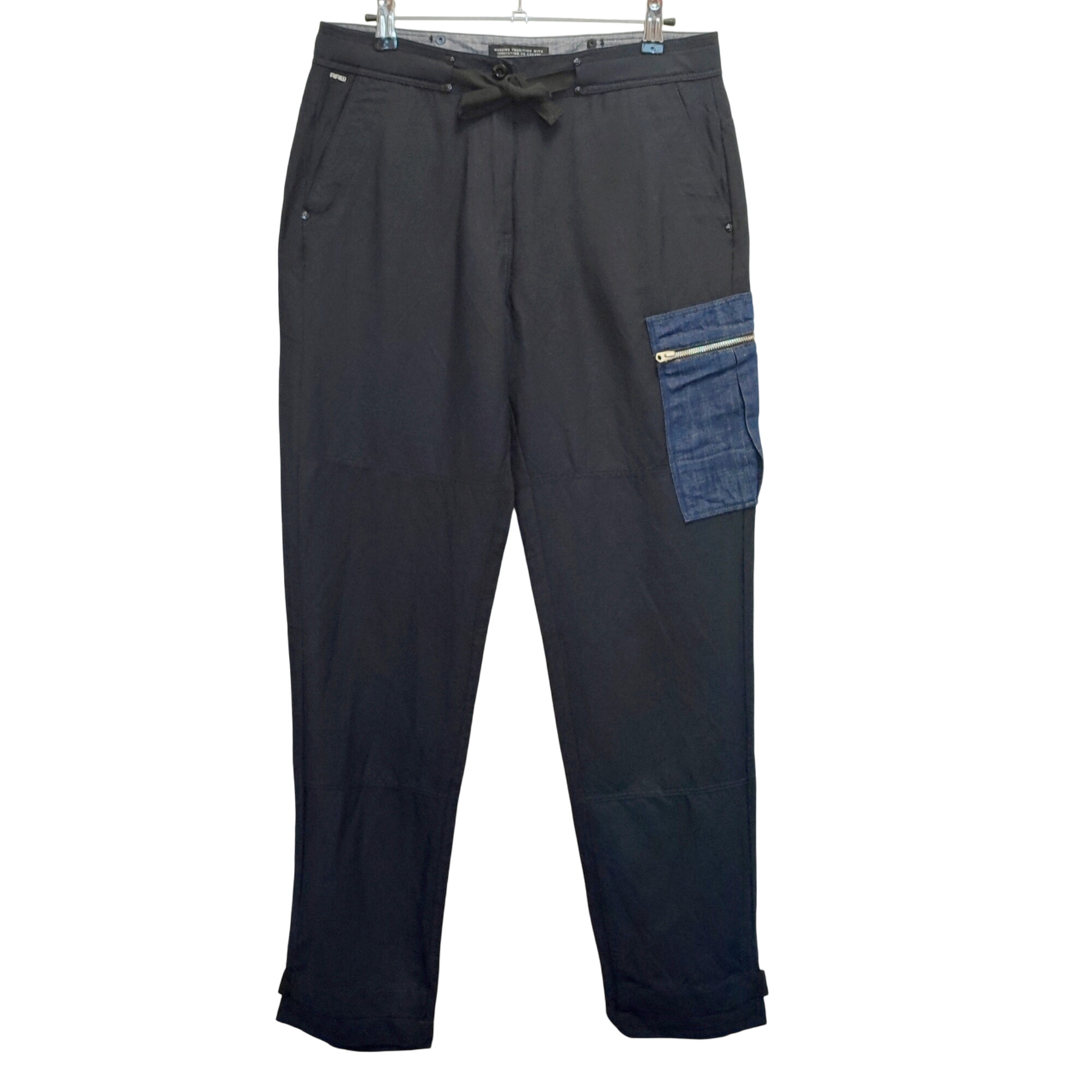 G-STAR RAW - Pantalon léger - 38 - Femme Très bon état - 15,00 € G-STAR RAW - Pantalon léger - 38 - Femme Très bon état reconditionné disponible sur Label Emmaüs